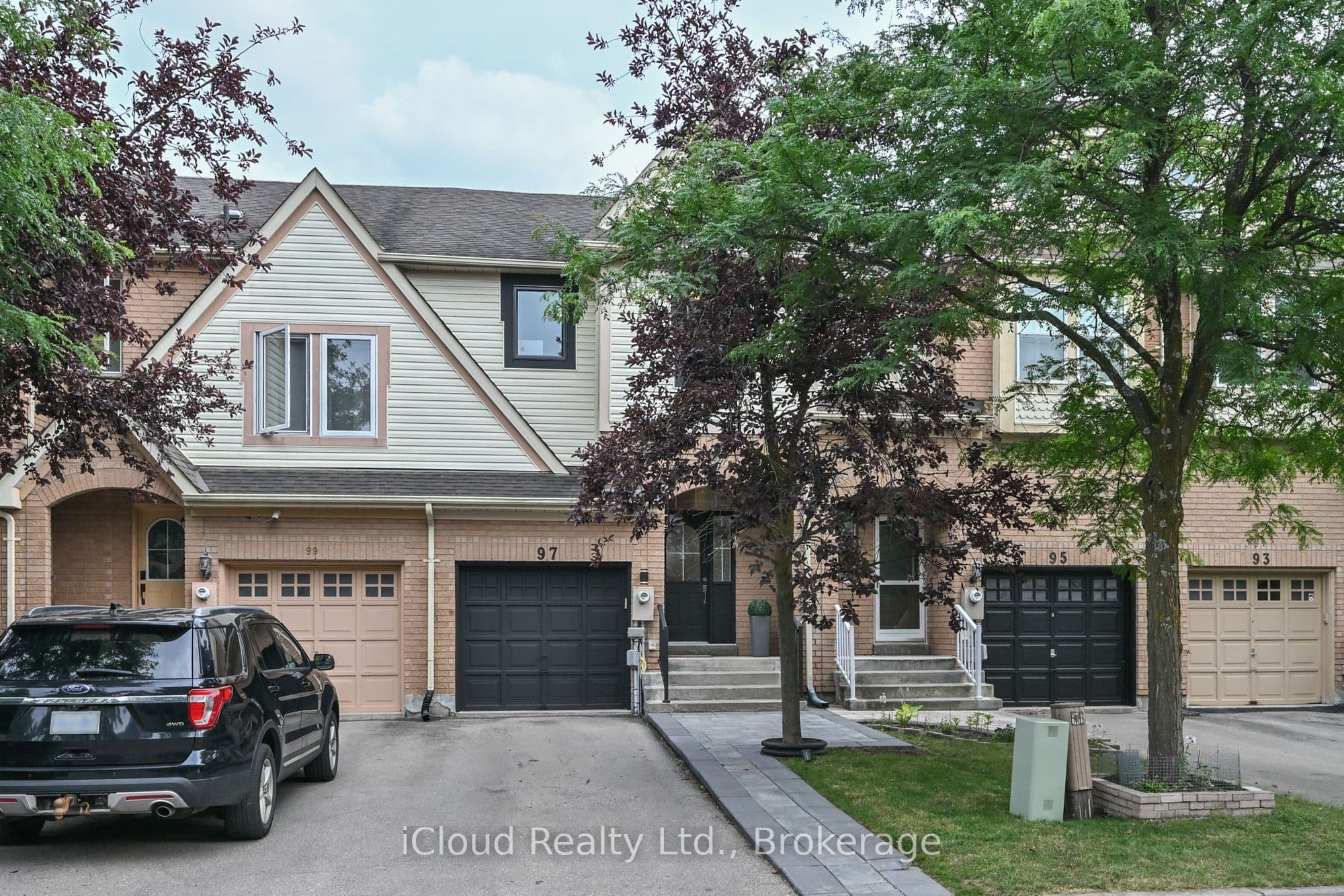 97 Mugford Road, Aurora, ON L4G 7J5