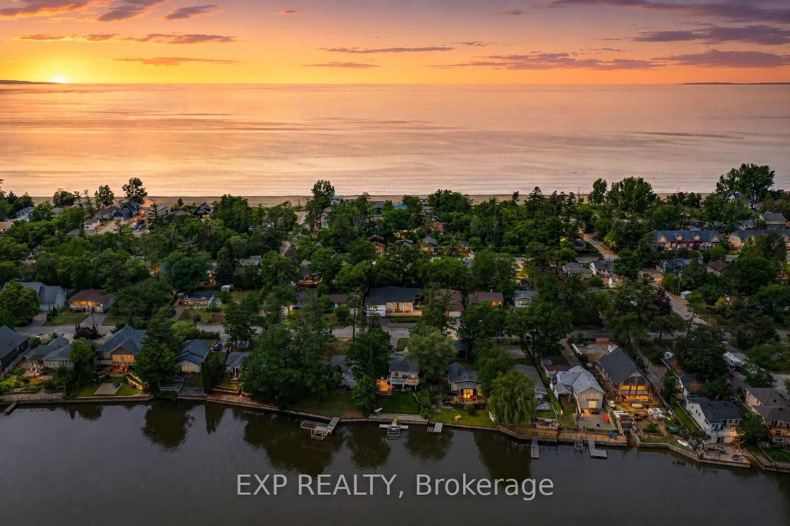 256 Old Mosley Street, Wasaga Beach, ON L9Z 2J2