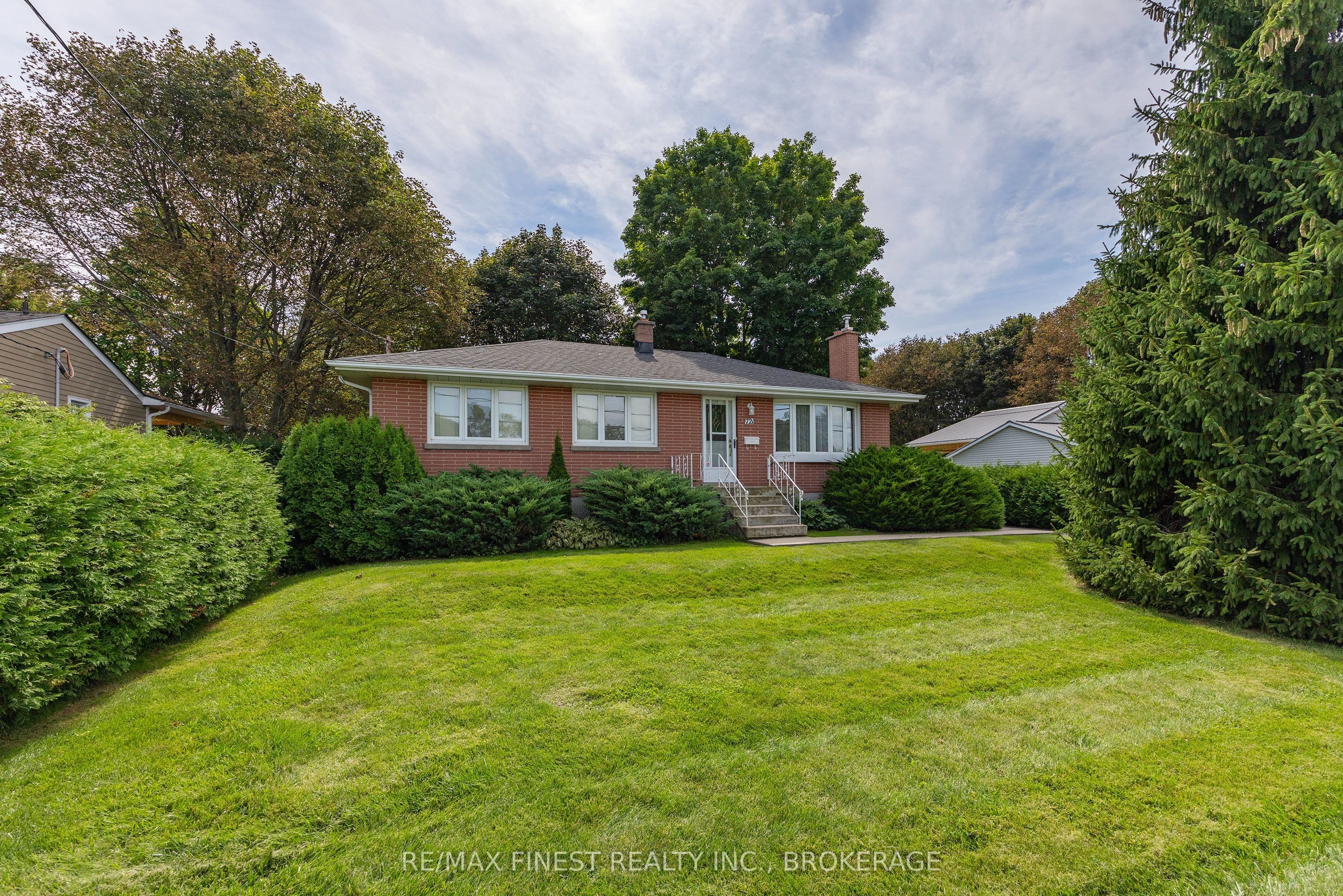 721 Front Road, Kingston, ON K7M 5R6