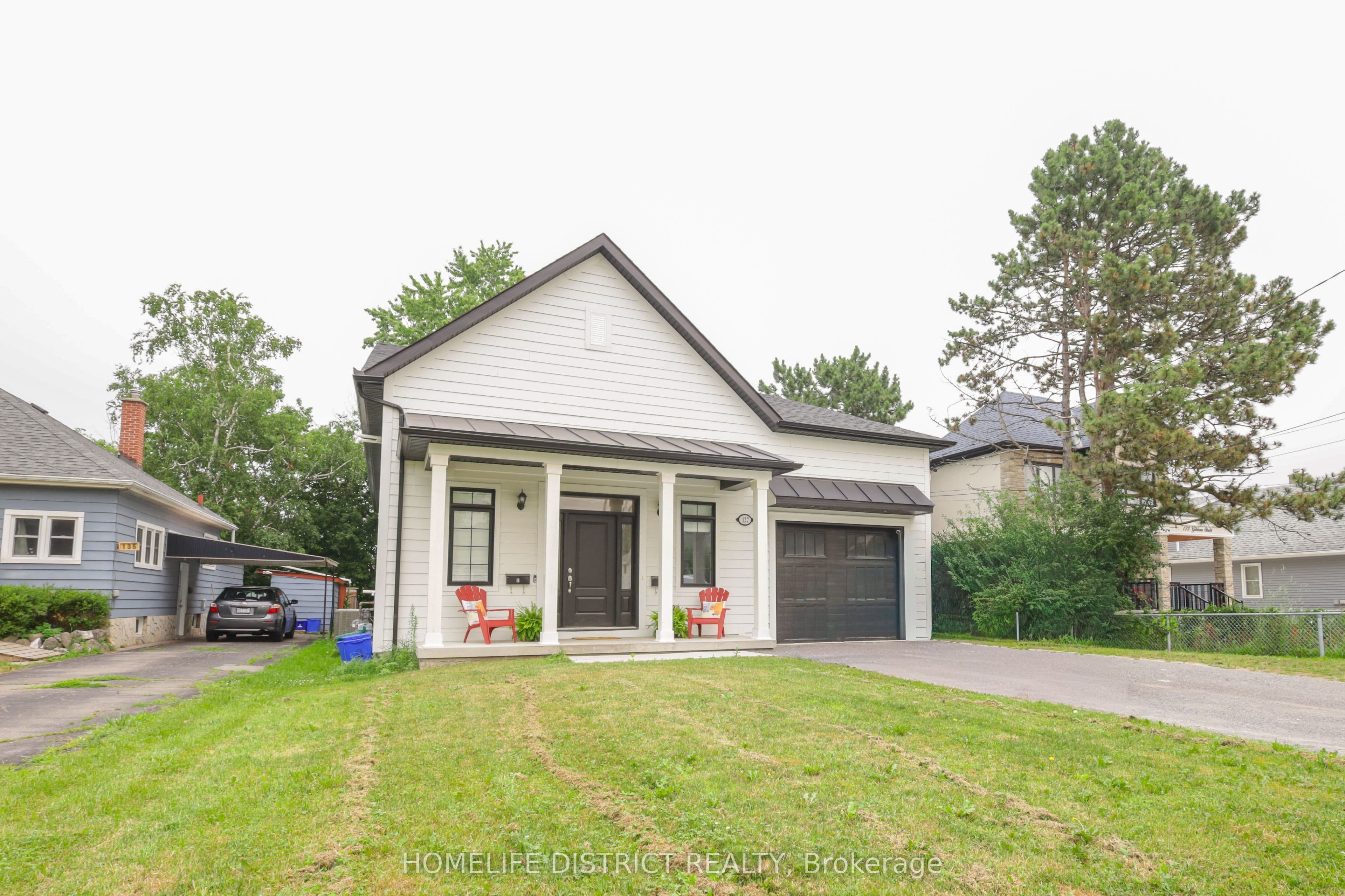 127 Gibbons Street, Oshawa, ON L1J 4Y1