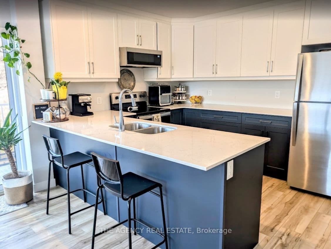100 Promenade Circle 401, Central Elgin, ON L4J 7W7