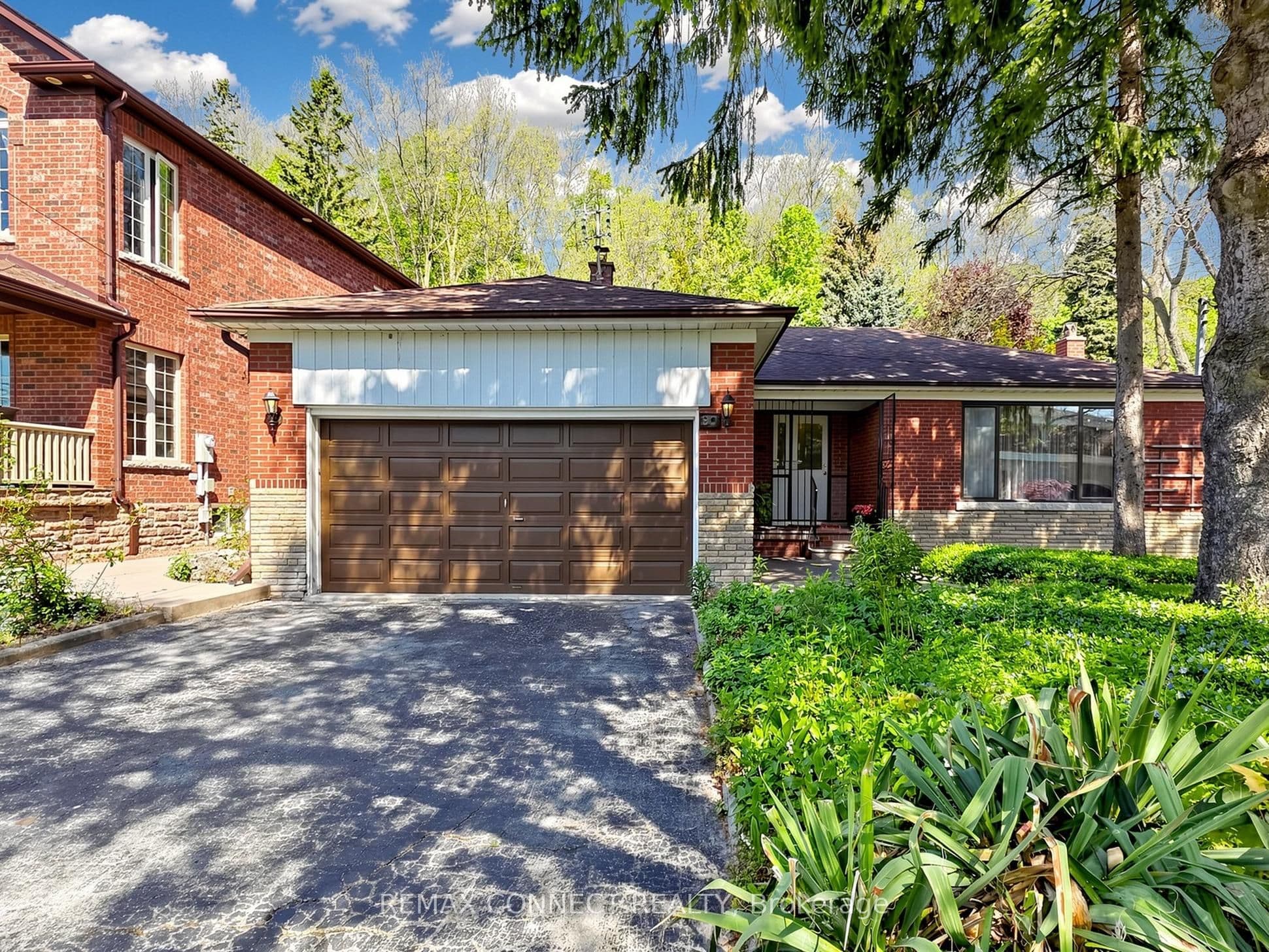 90 Sylvan Avenue, Toronto, ON M1M 1K1