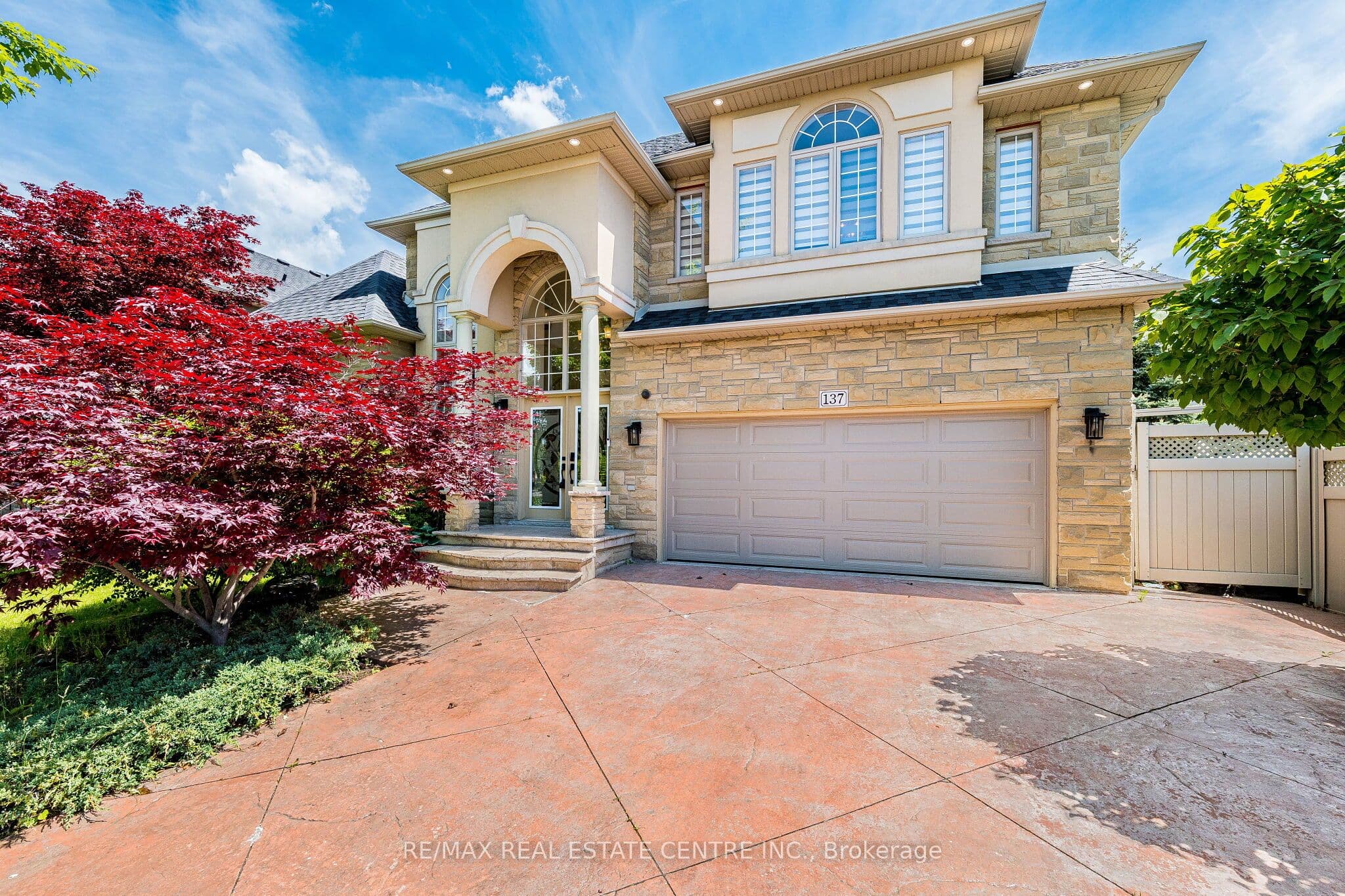 137 Cloverleaf Drive Ancaster, Hamilton, ON L9K 1R6