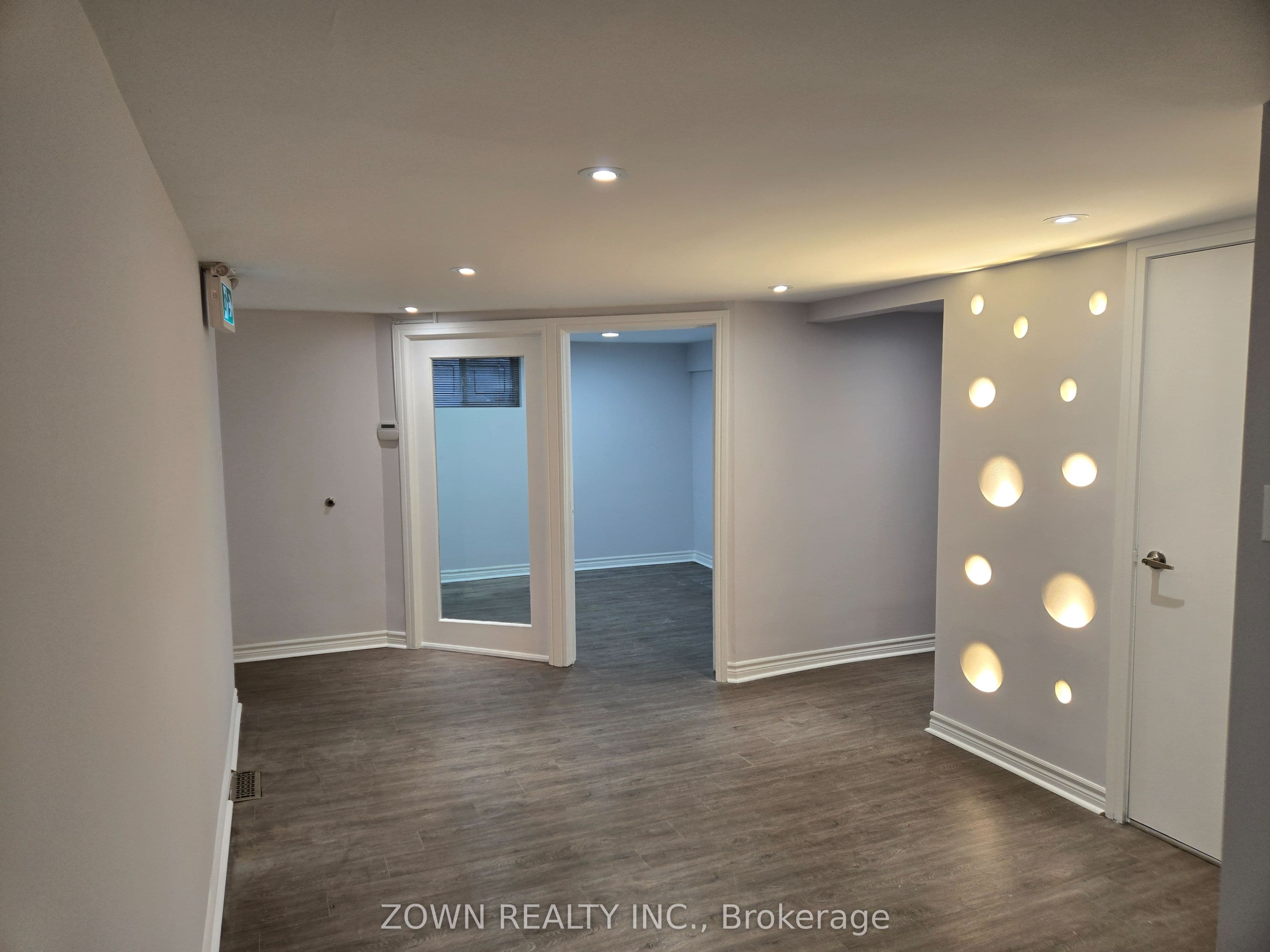 10014 Yonge Street N, Richmond Hill, ON L4C 1T8