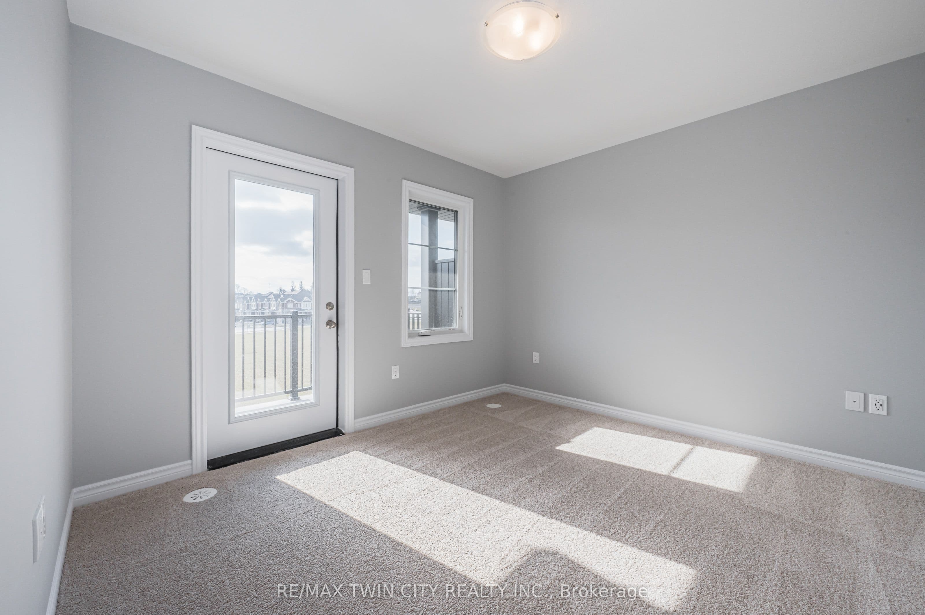 8 Oat Lane, Kitchener, ON N2R 0T1