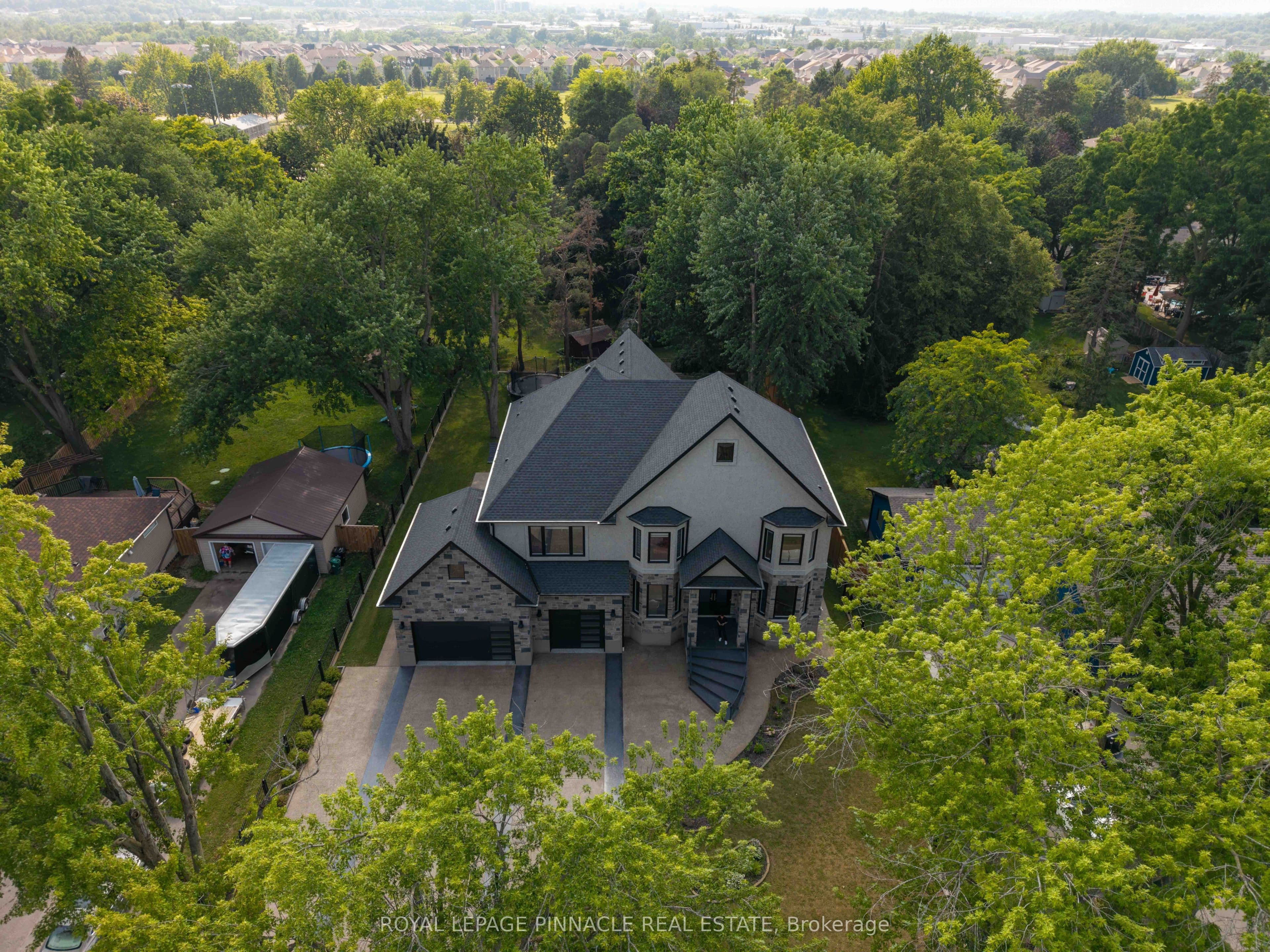 138 Woolwich Street S, Woolwich, ON N0B 1M0