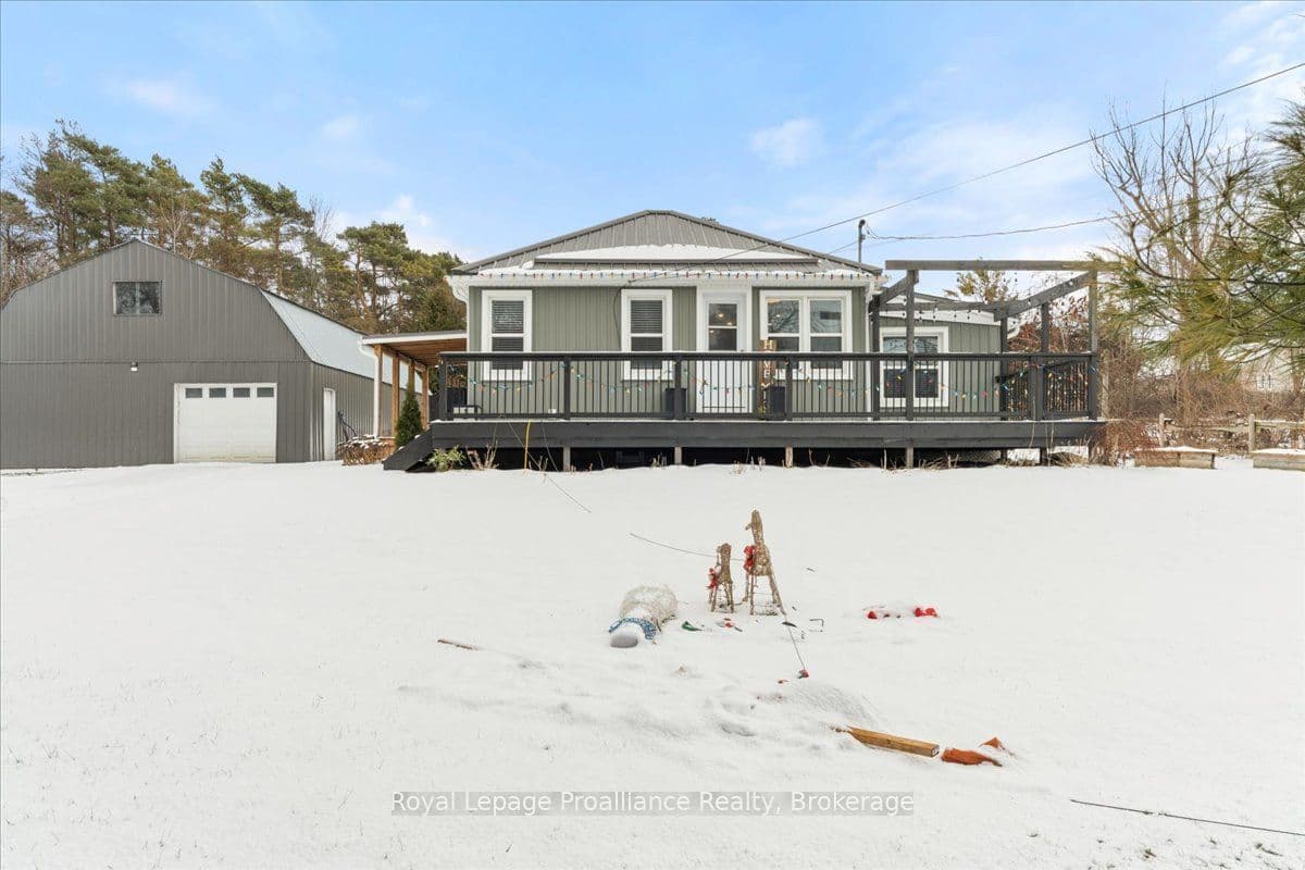 2307 County Rd 3, Prince Edward County, ON K0K 1L0