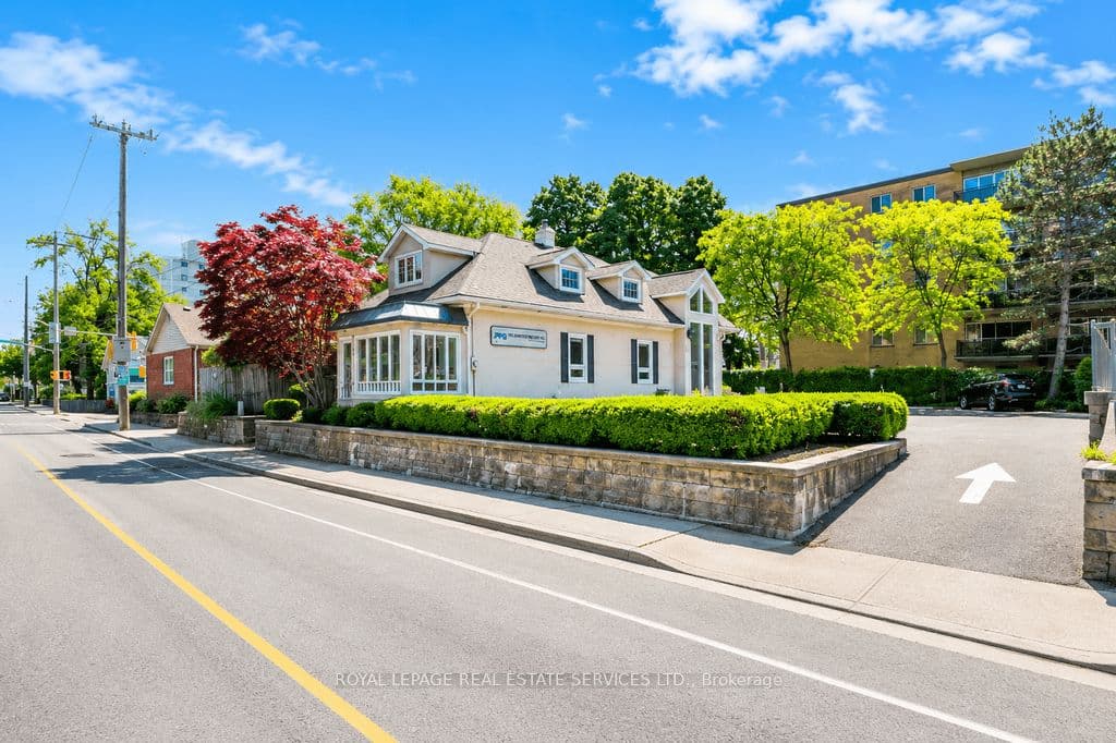 34 Rebecca Street, Oakville, ON L6K 1J1