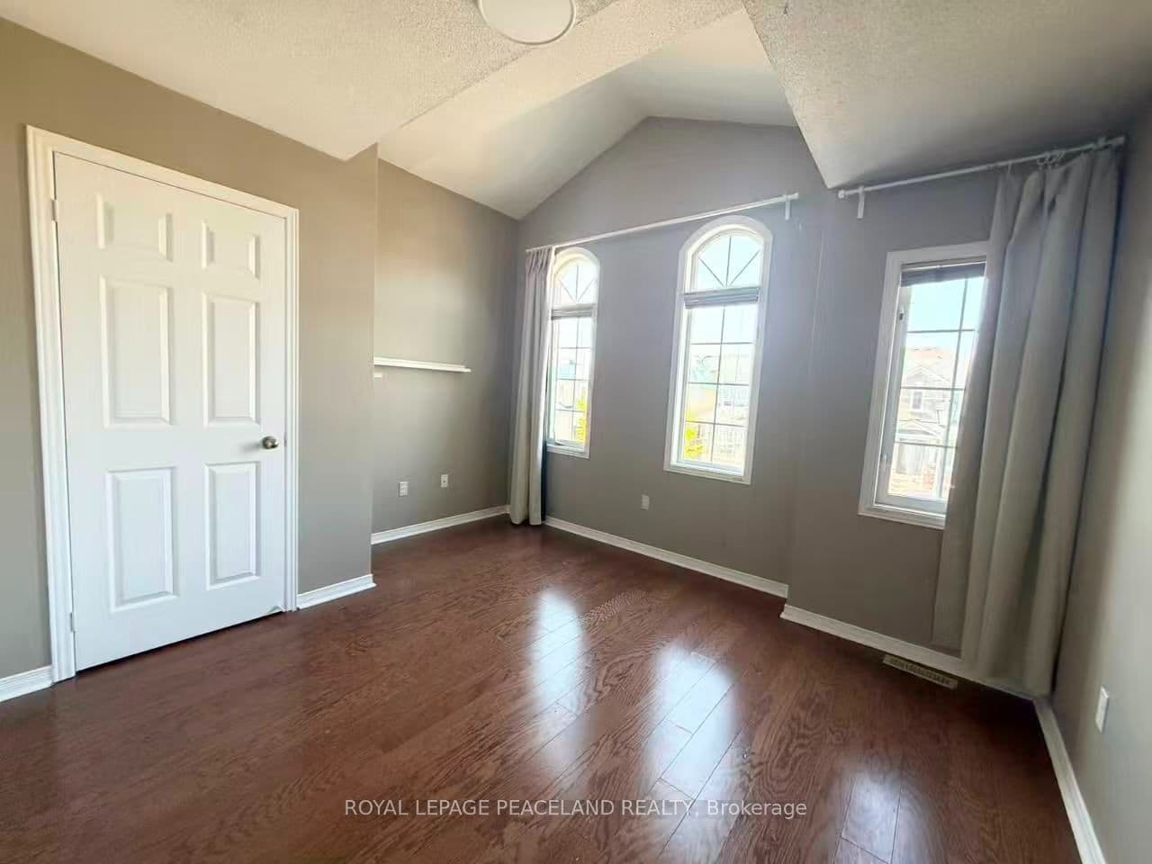 367 Marble Place Upper Unit, Newmarket, ON L3X 2P1