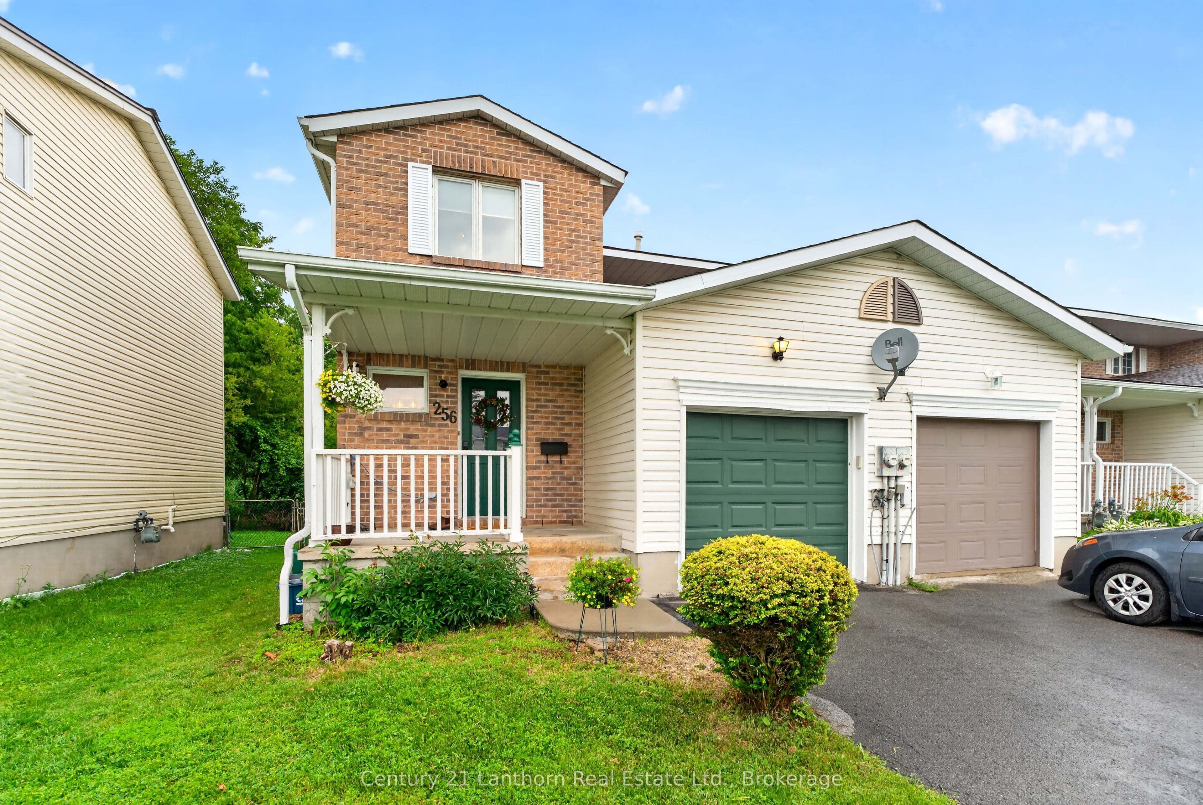 256 Vanguard Court, Kingston, ON K7M 8P8