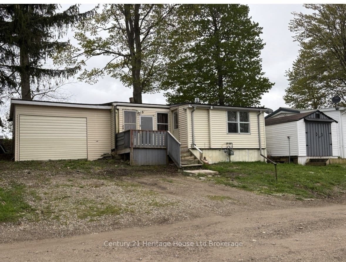 596101 Oxford 59 Highway 5 Hillcrest, East Zorra-Tavistock, ON N4S 7W1
