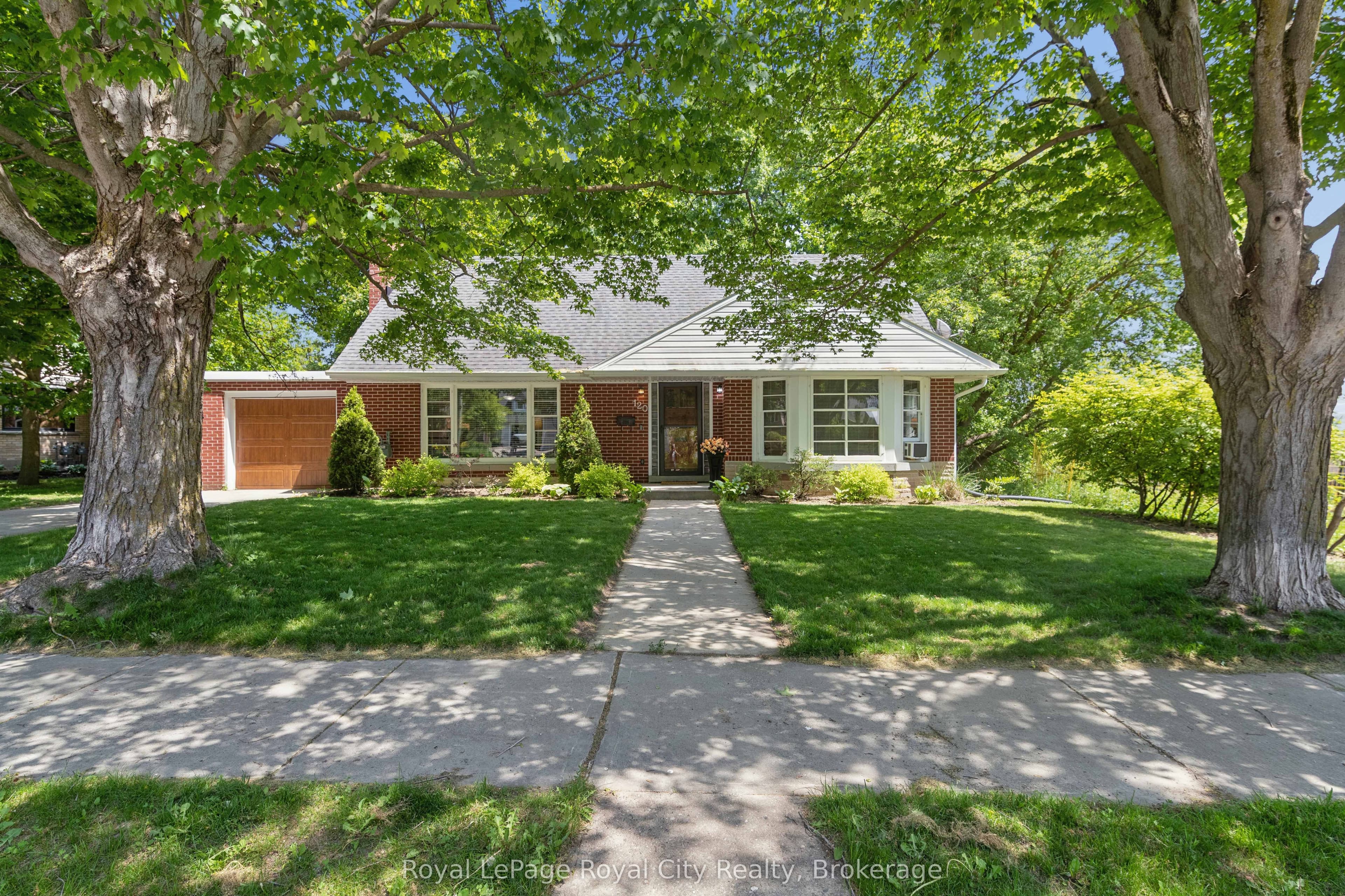 120 Hill Street E, Centre Wellington, ON N1M 1G9