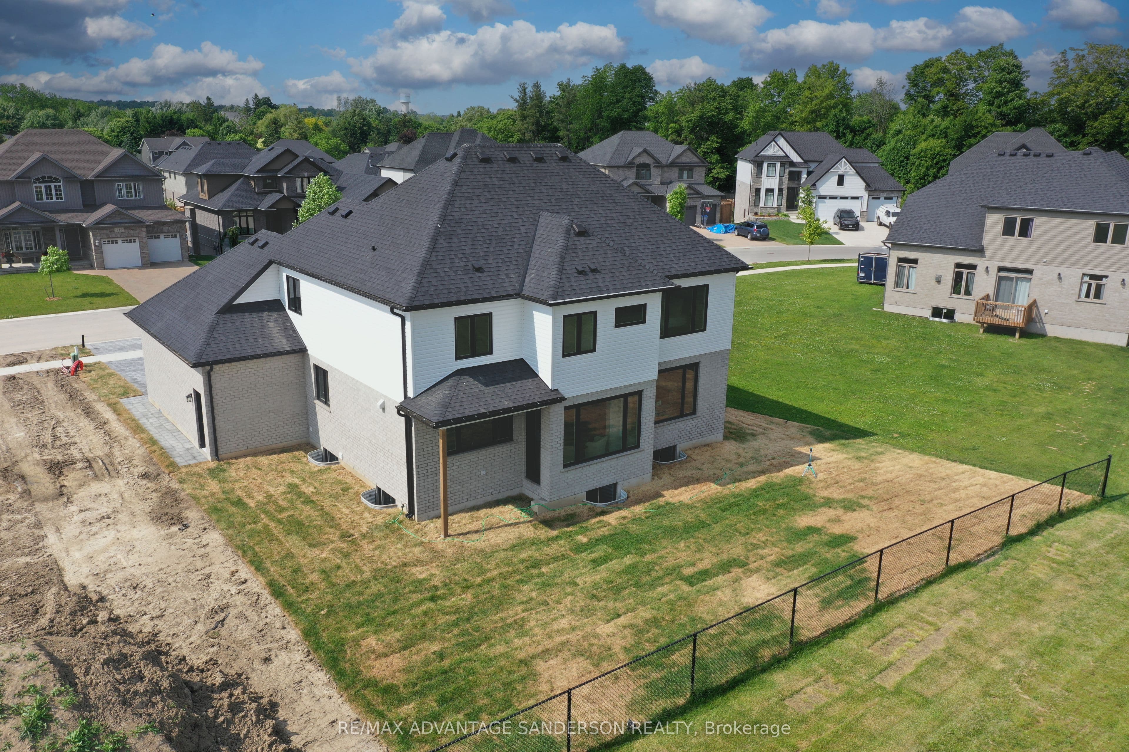 243 Songbird Lane, Middlesex Centre, ON N0M 2A0