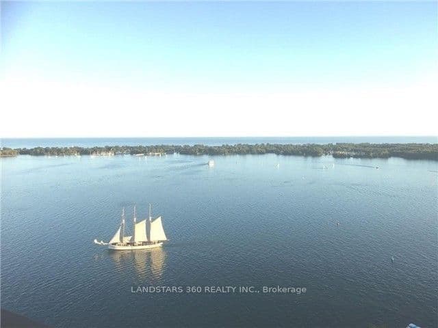 55 Harbour Square 3311, Toronto, ON M5J 2L1