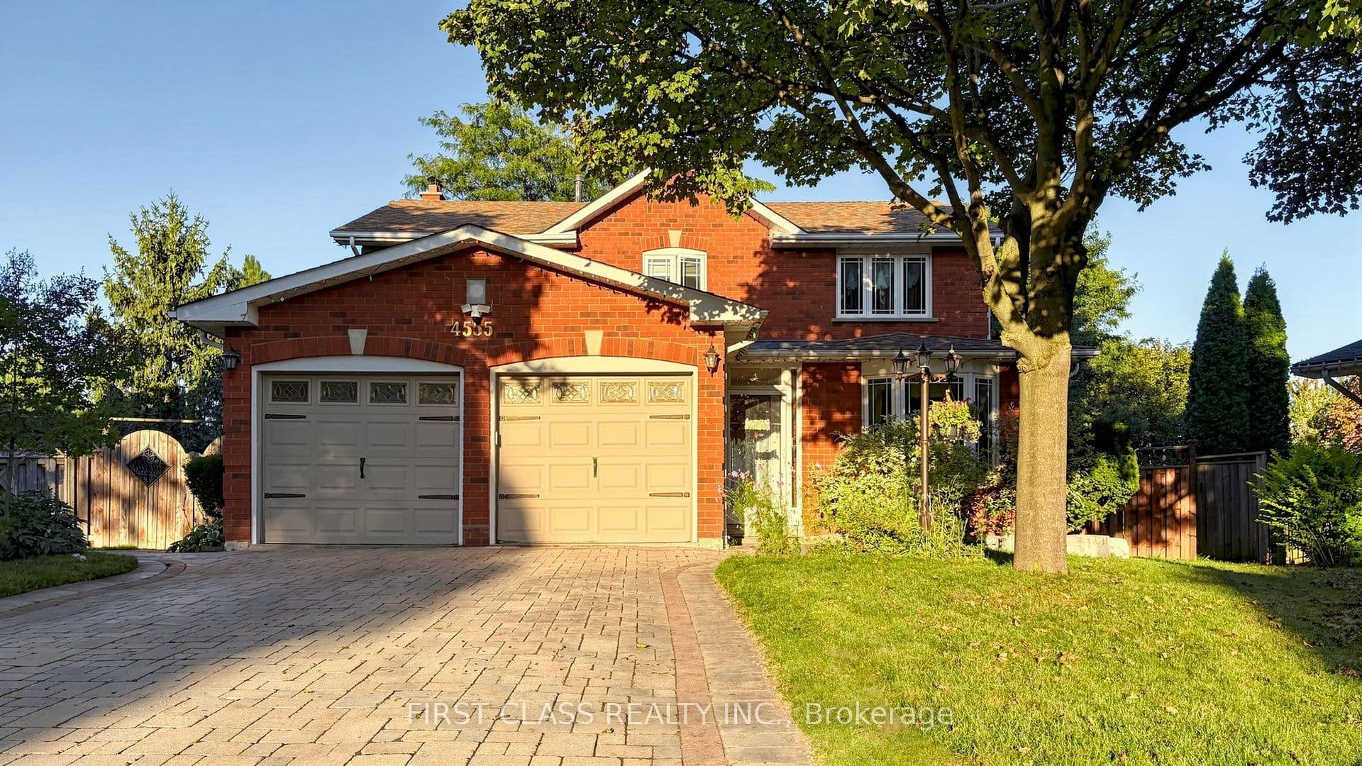 4555 Carpenter Court, Mississauga, ON L5V 1C5
