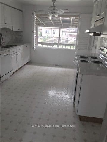 481 Hounslow Avenue, Toronto, ON M2R 1J1