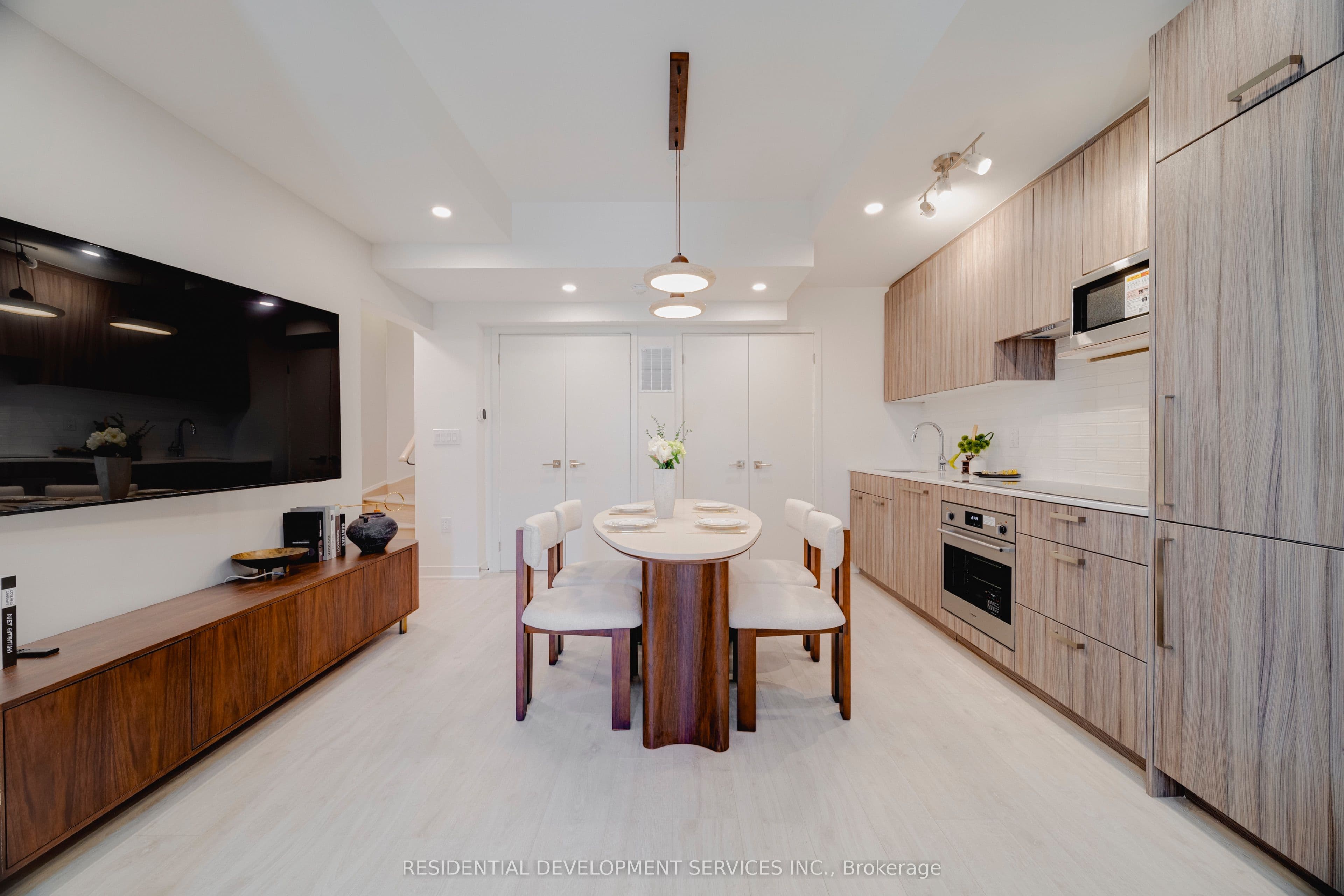 73 Curlew Drive 62, Toronto, ON M3A 0B1