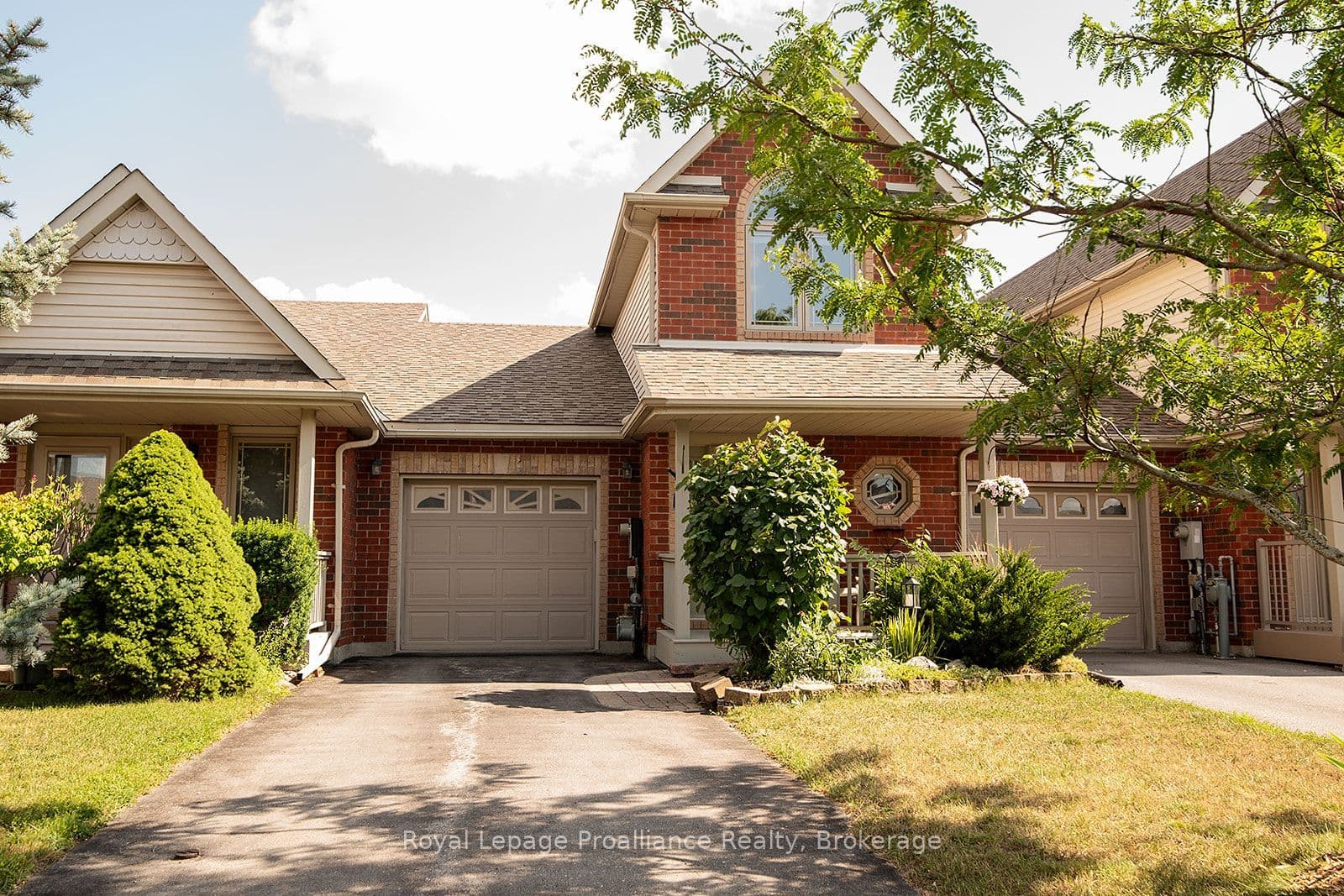 31 Hawthorn Street, Belleville, ON K8P 5M6