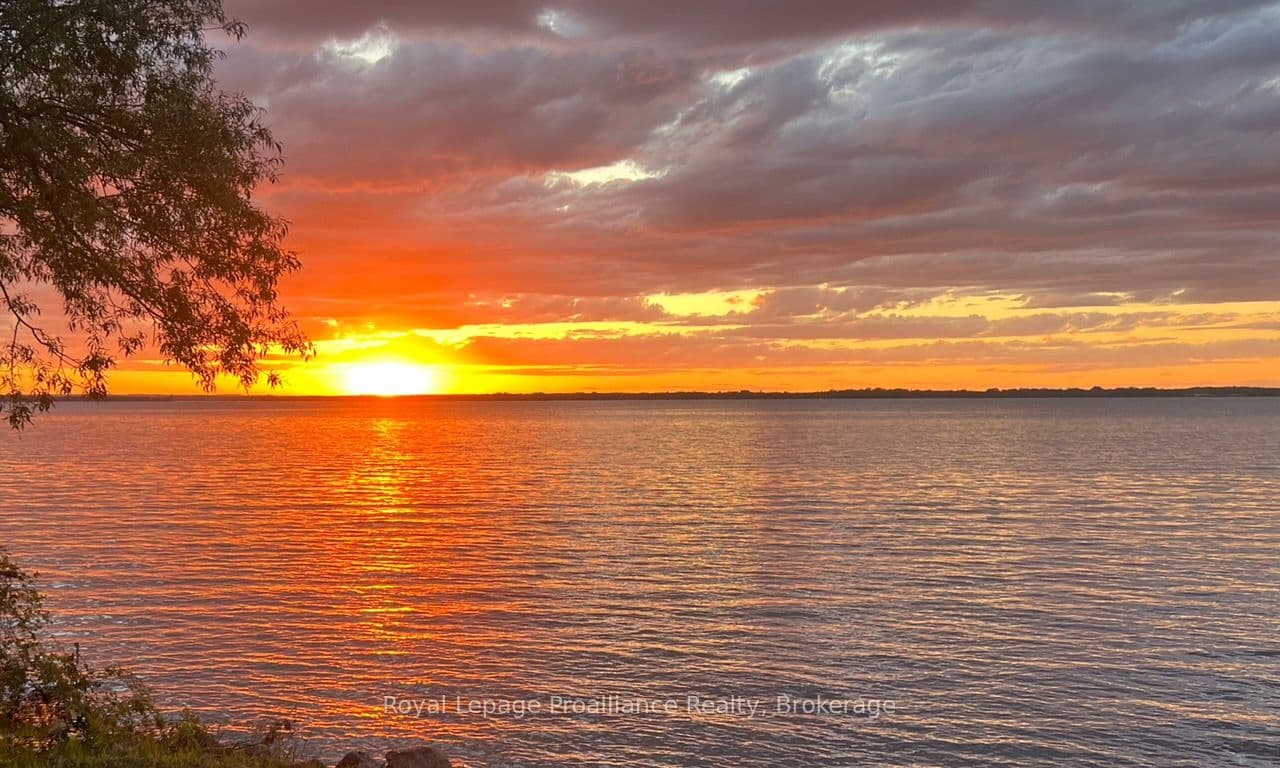 906 N Big Island Road, Prince Edward County, ON K0K 1W0