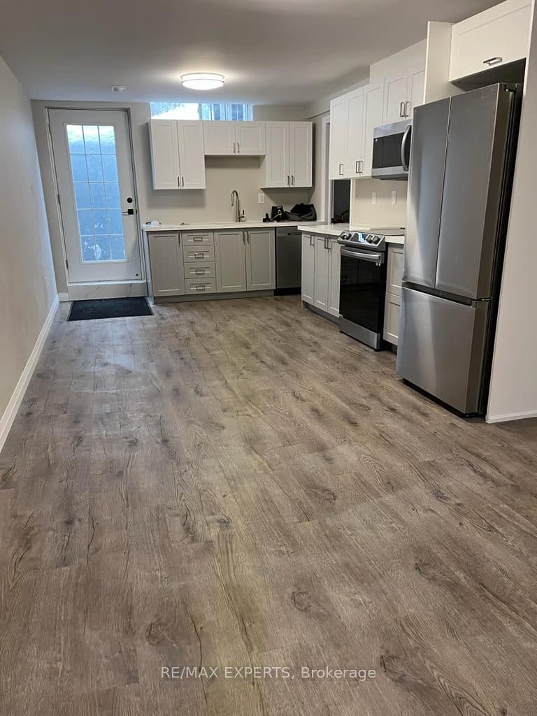 70 Marsellus Drive BSMT, Barrie, ON L4N 8R7
