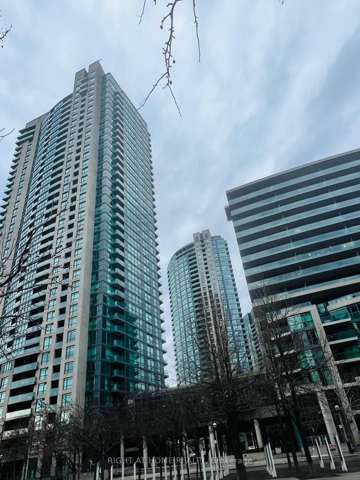 209 Fort York Boulevard 1158, Toronto, ON M5V 4A1