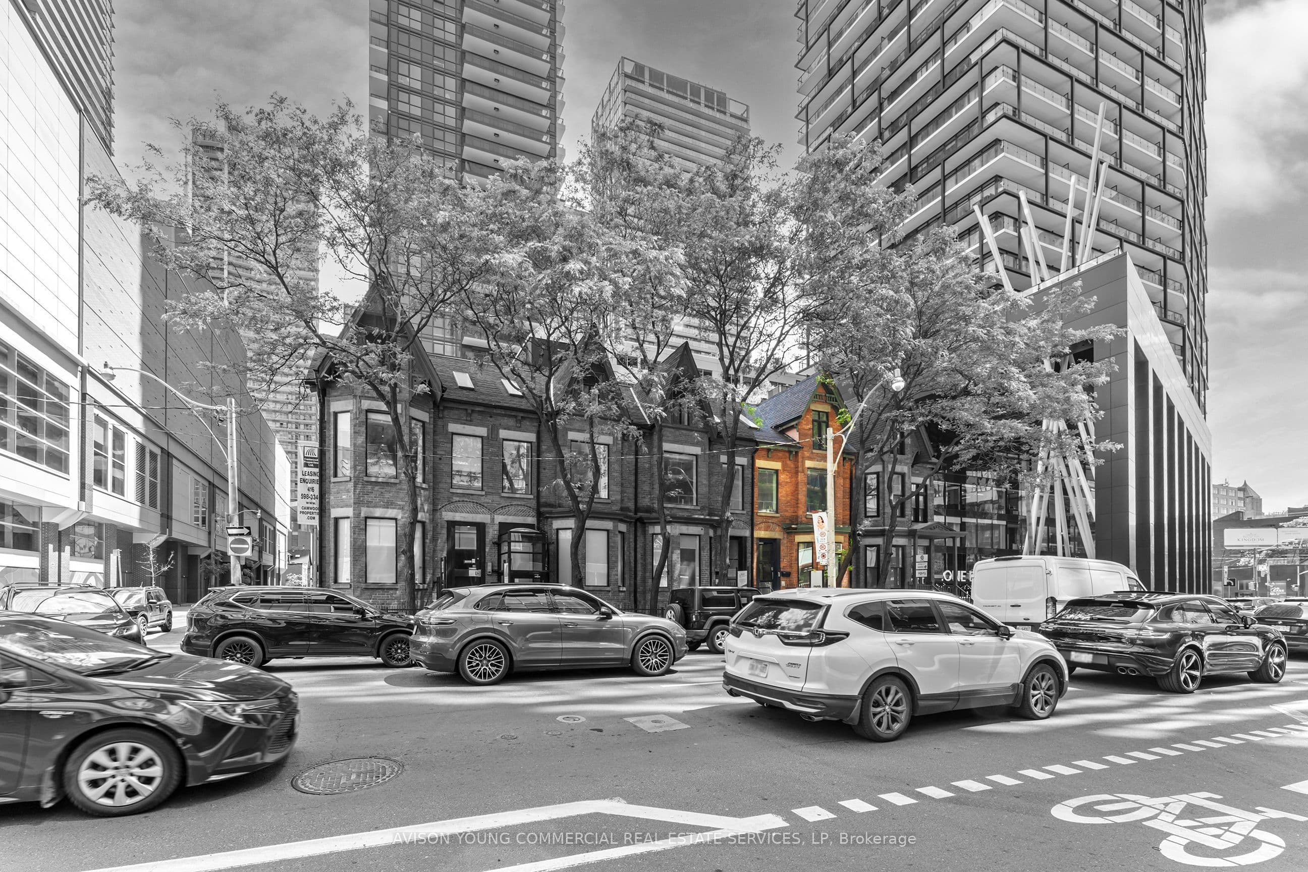275 Richmond Street W, Toronto, ON M5V 1X1