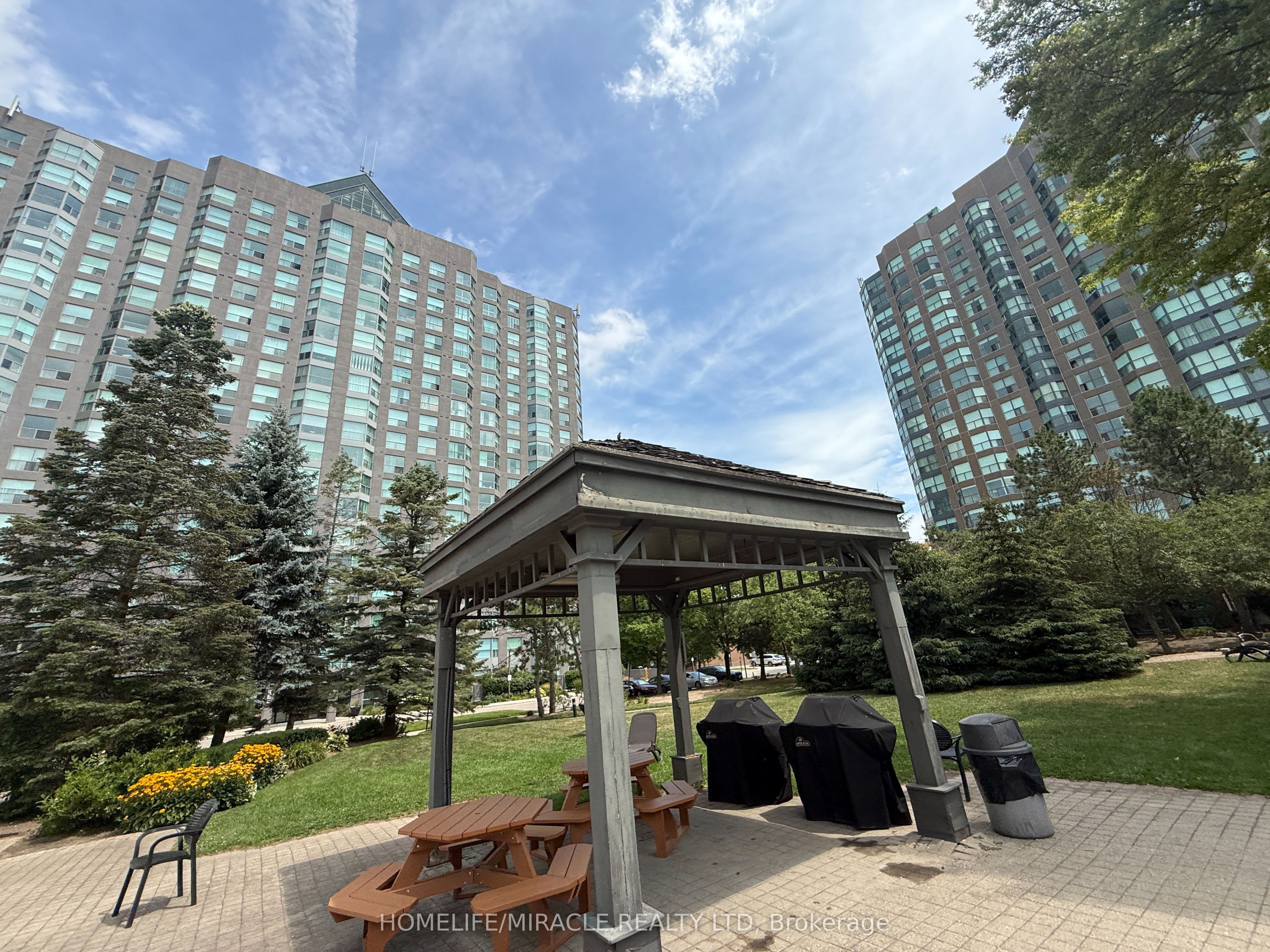 2177 Burnhamthorpe Road 609, Mississauga, ON L5L 5P9