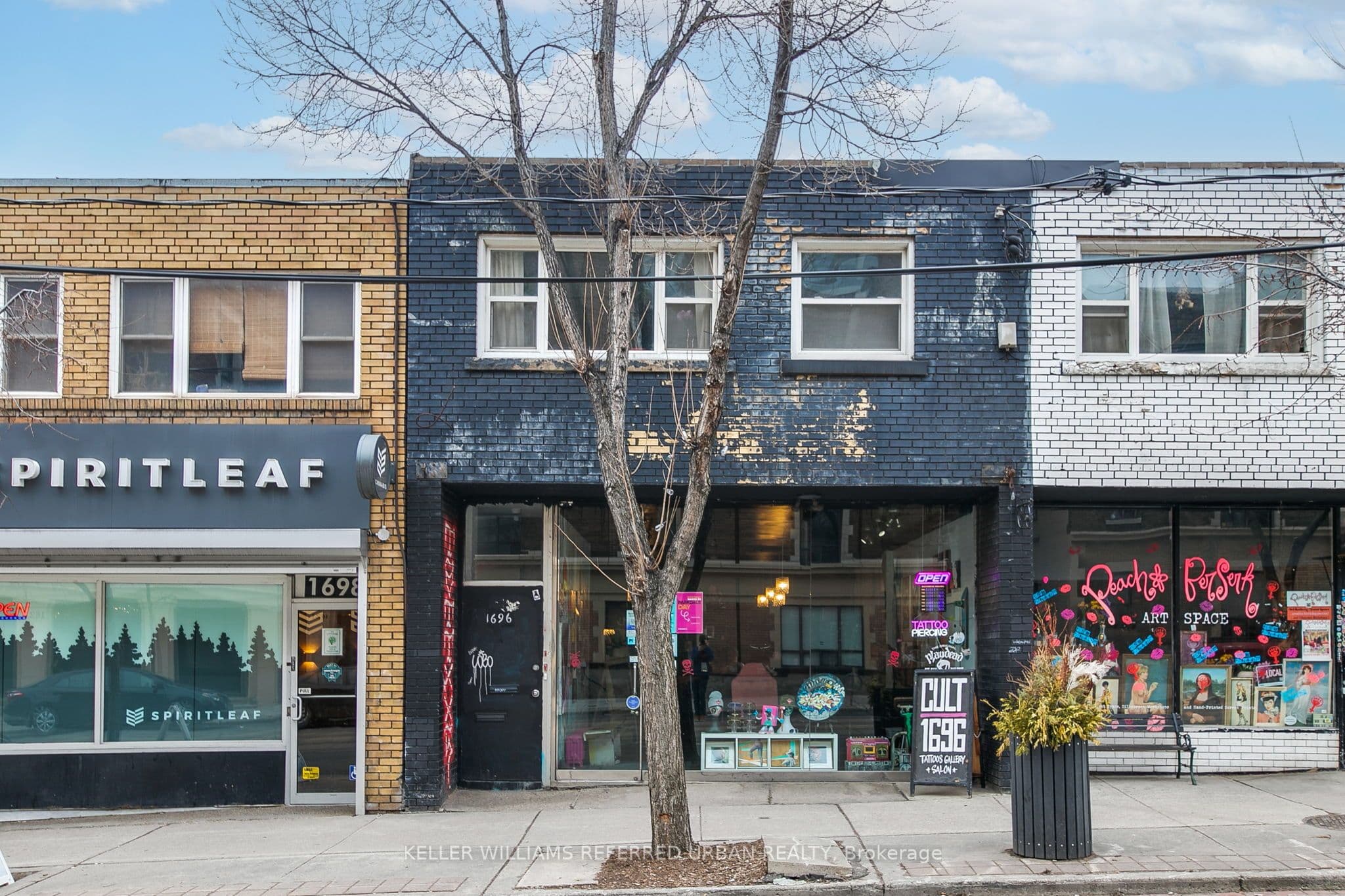 1696 Queen Street W, Toronto, ON M6R 1B3