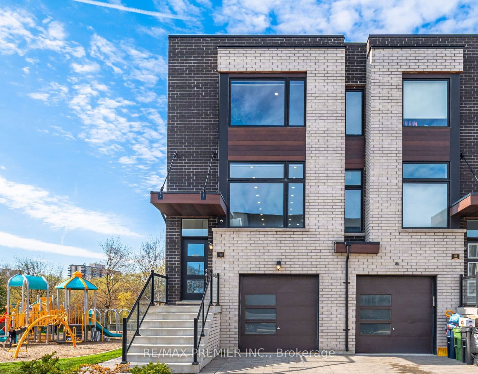 43 Wild Rose Gardens, Toronto, ON M6L 0A5