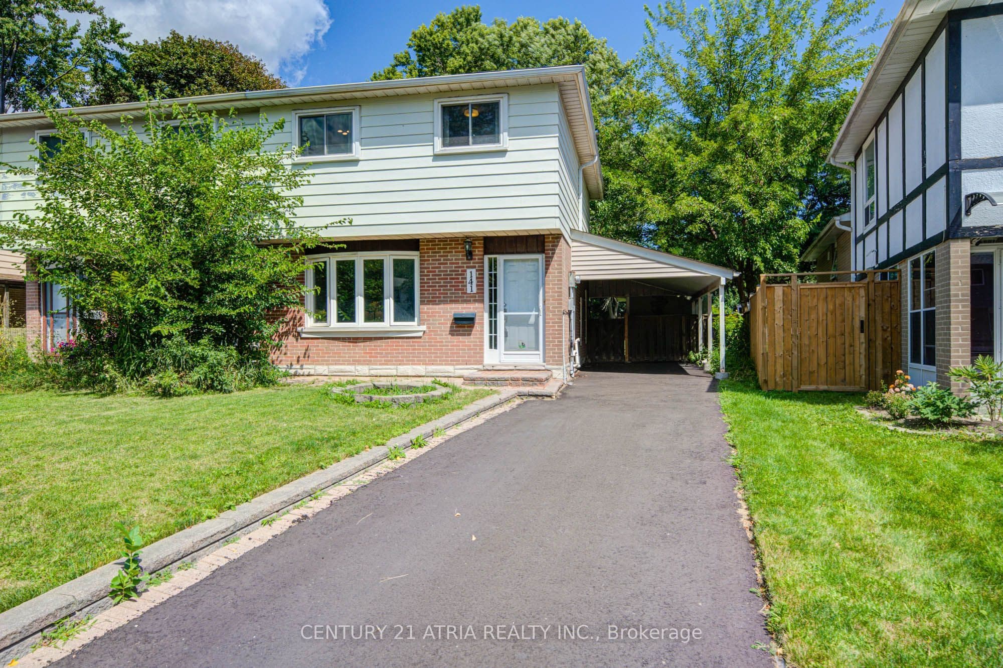 141 Hollyberry Trail, Toronto, ON M2H 2P2