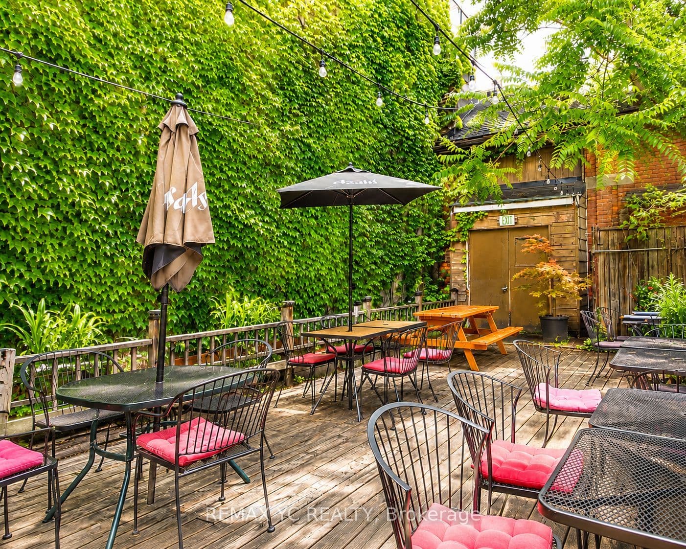 293 Roncesvalles Avenue, Toronto, ON M6R 2M3