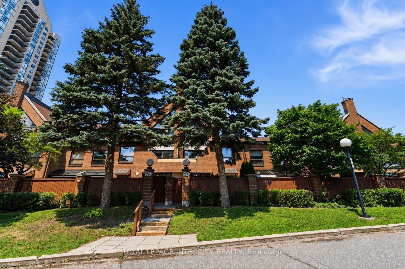 100 Hillside Drive 27, Manor Park - Cardinal Glen and Area, ON K1K 4J1