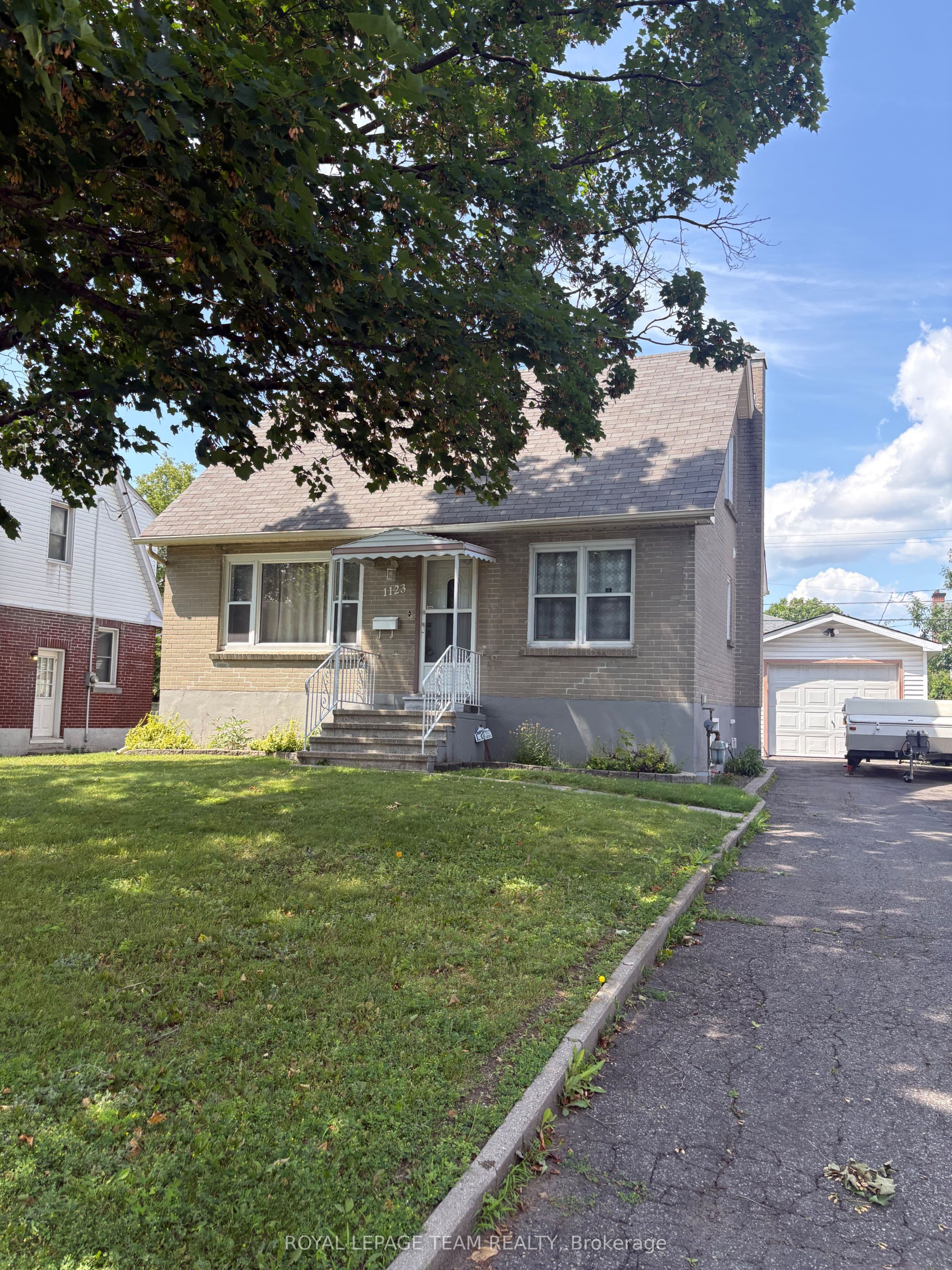 1123 Secord Avenue, Billings Bridge - Riverside Park and Area, ON K1H 8C9