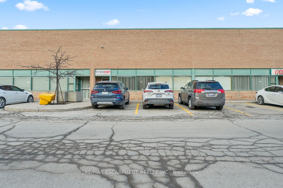 2430 Lucknow Drive 11, Mississauga, ON L5S 1V3