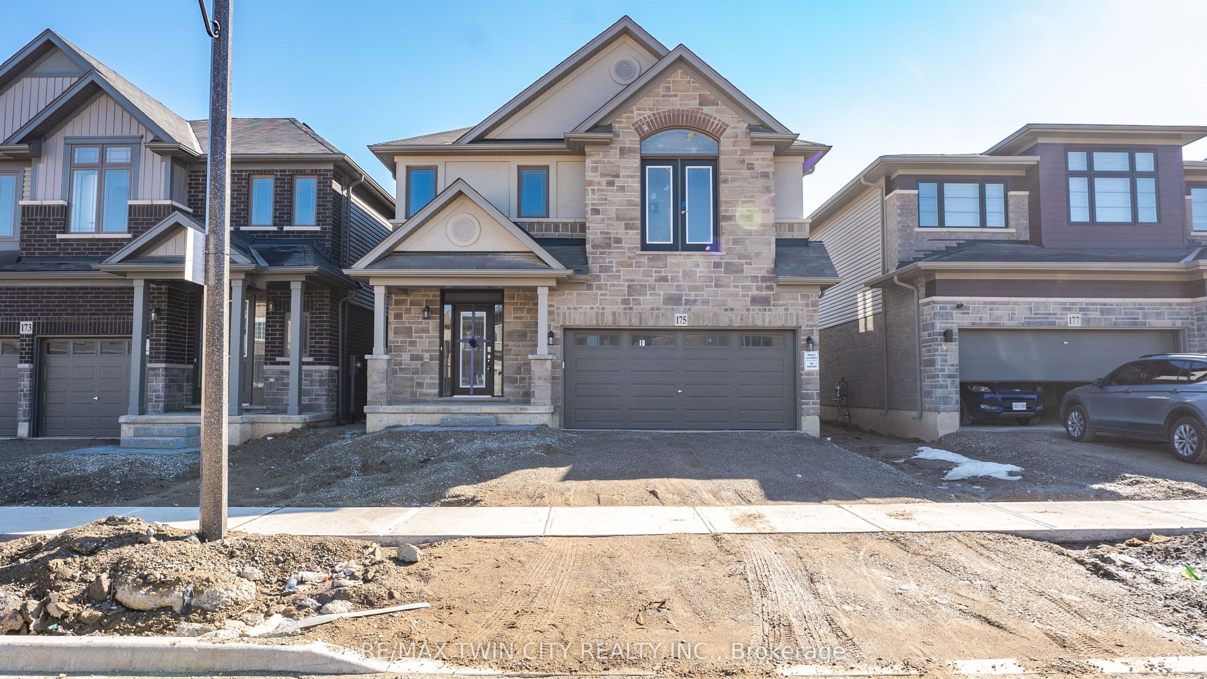175 Longboat Run W, Brantford, ON N3T 0T1