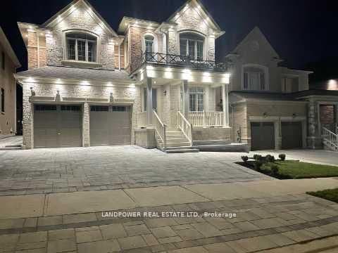 20 Tesla Crescent, East Gwillimbury, ON L9N 0T3