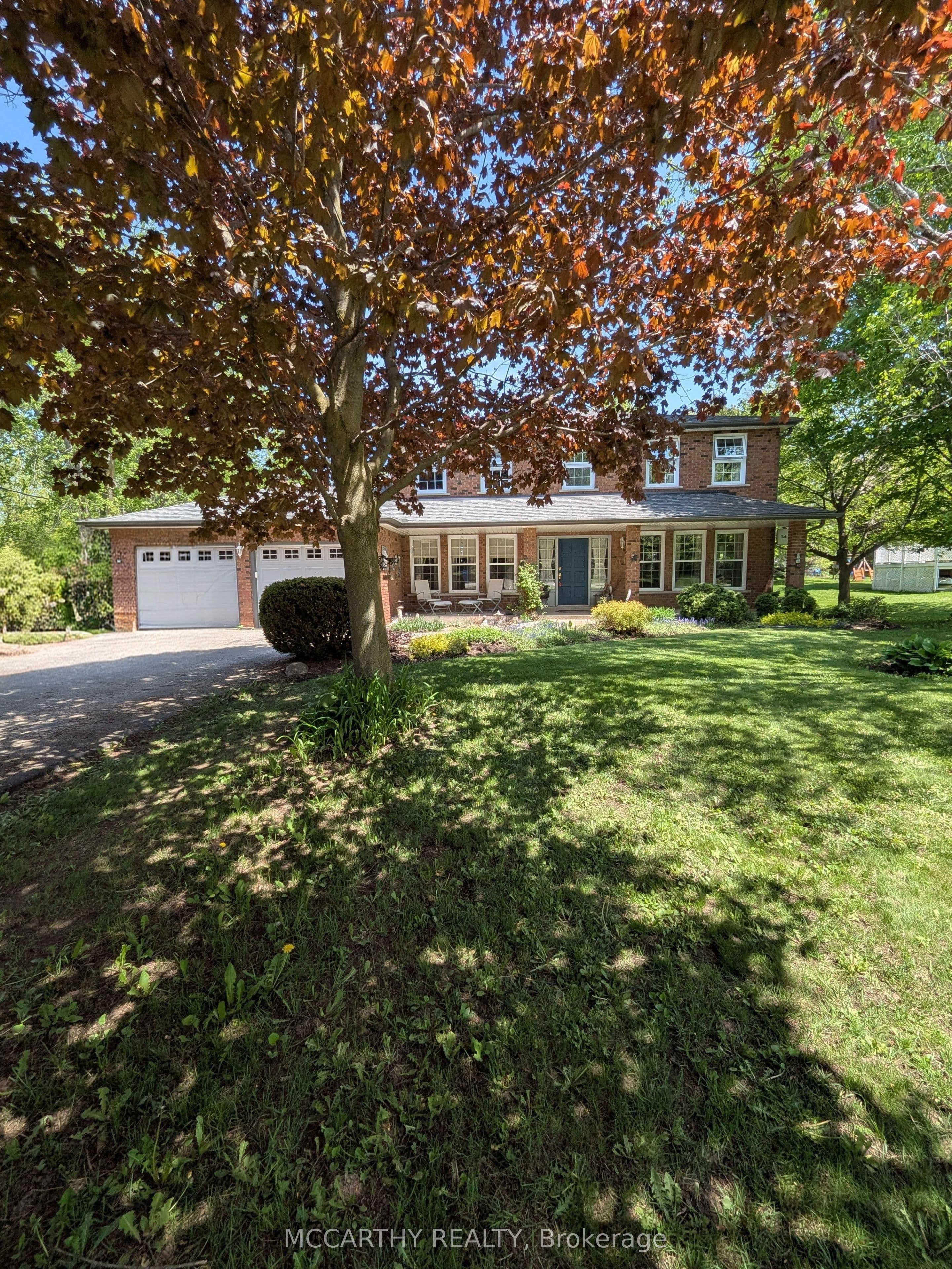11 Lynda Avenue, Mono, ON L9W 1Z4