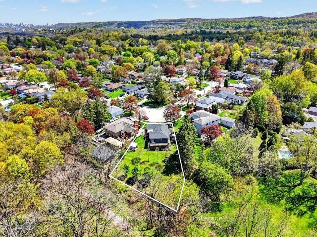55 Sunrise Crescent, Hamilton, ON L9H 3S1