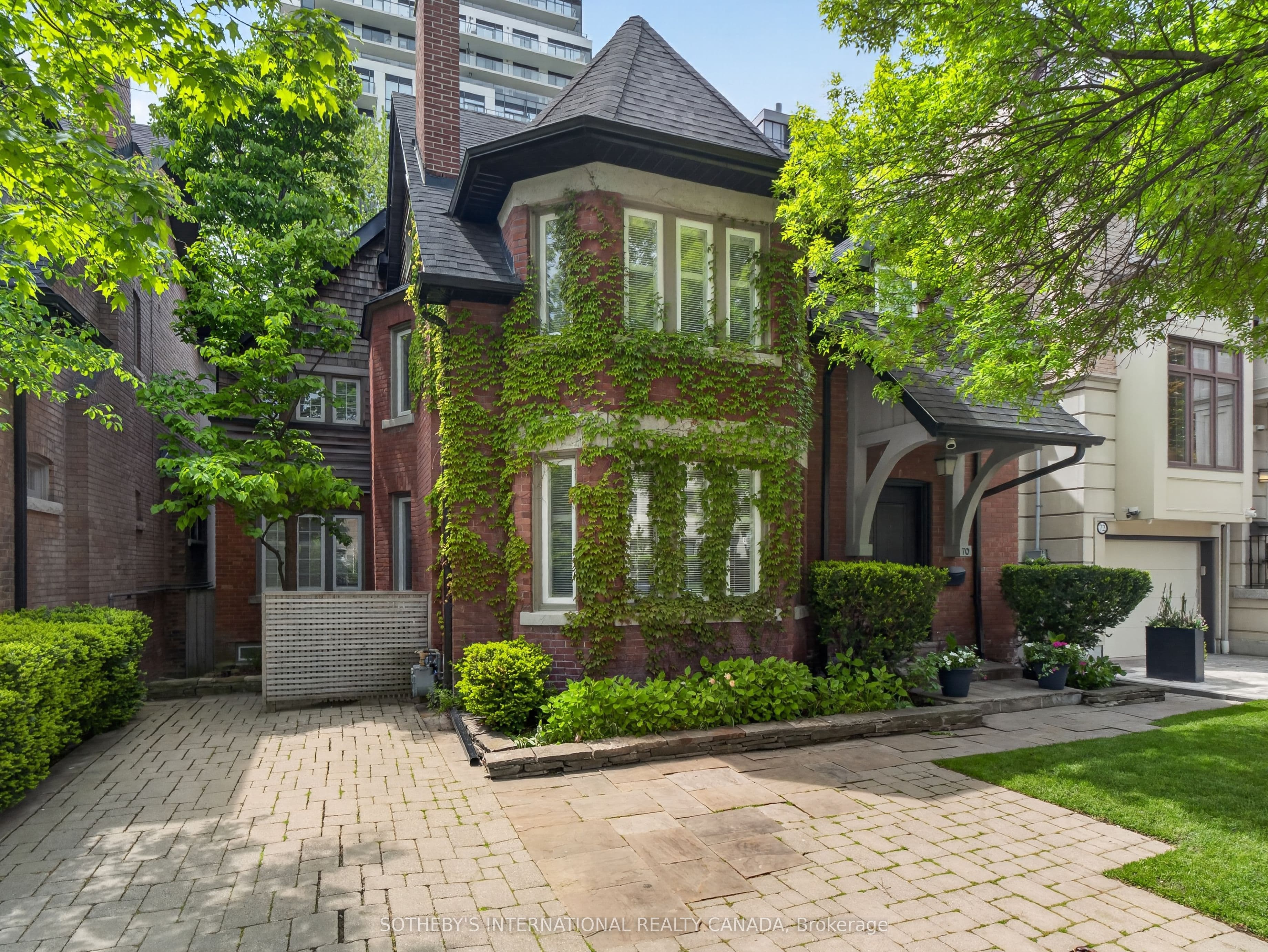 70 Oriole Road, Toronto, ON M4V 2G1