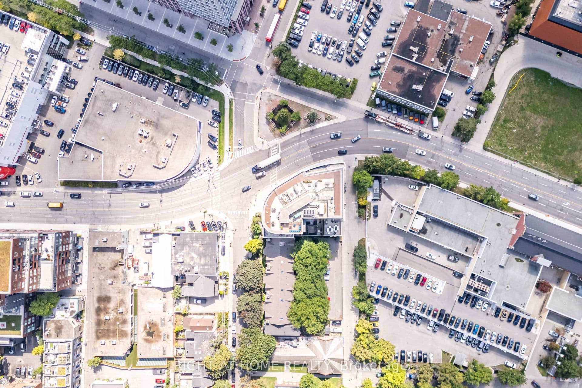 90 Trinity Street 805, Toronto, ON M5A 0E4