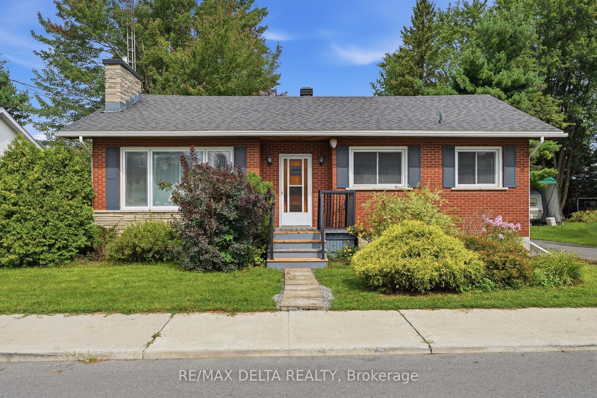 29 Catherine Street E, North Glengarry, ON K0C 1T0