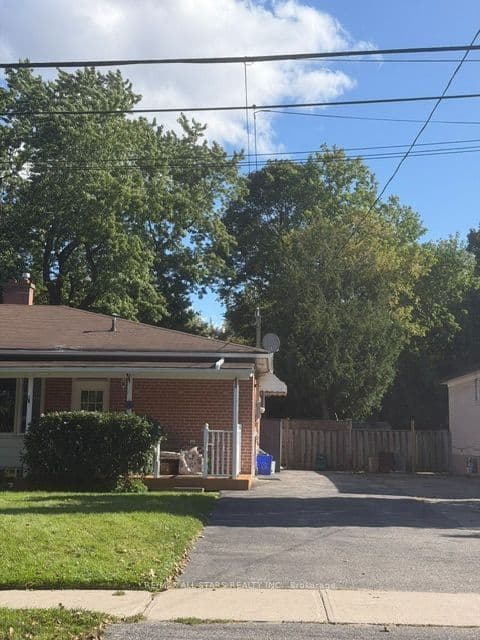 252 Taylor Mills Drive S, Richmond Hill, ON L4C 2S6