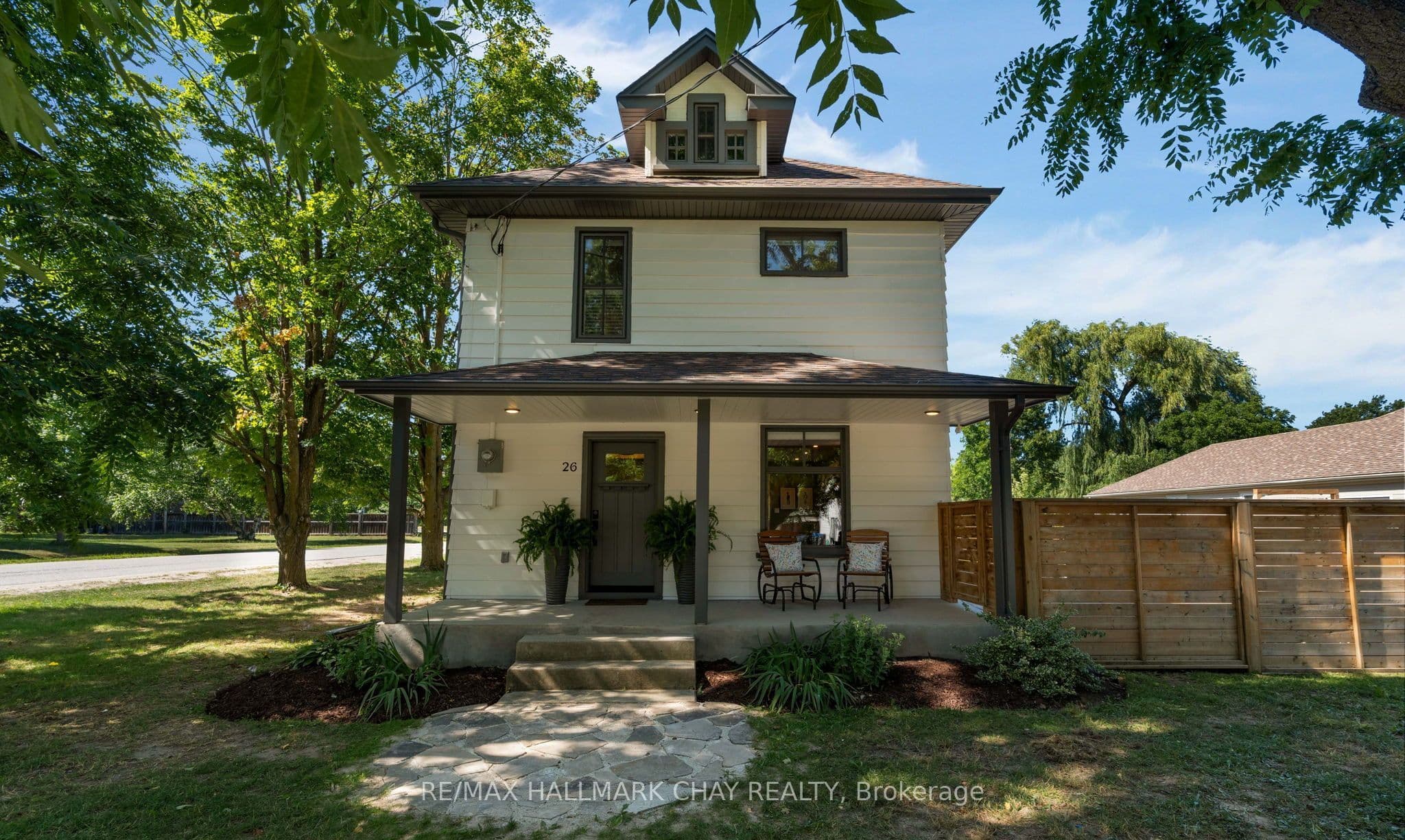 26 Edward Street W, Clearview, ON L0M 1G0