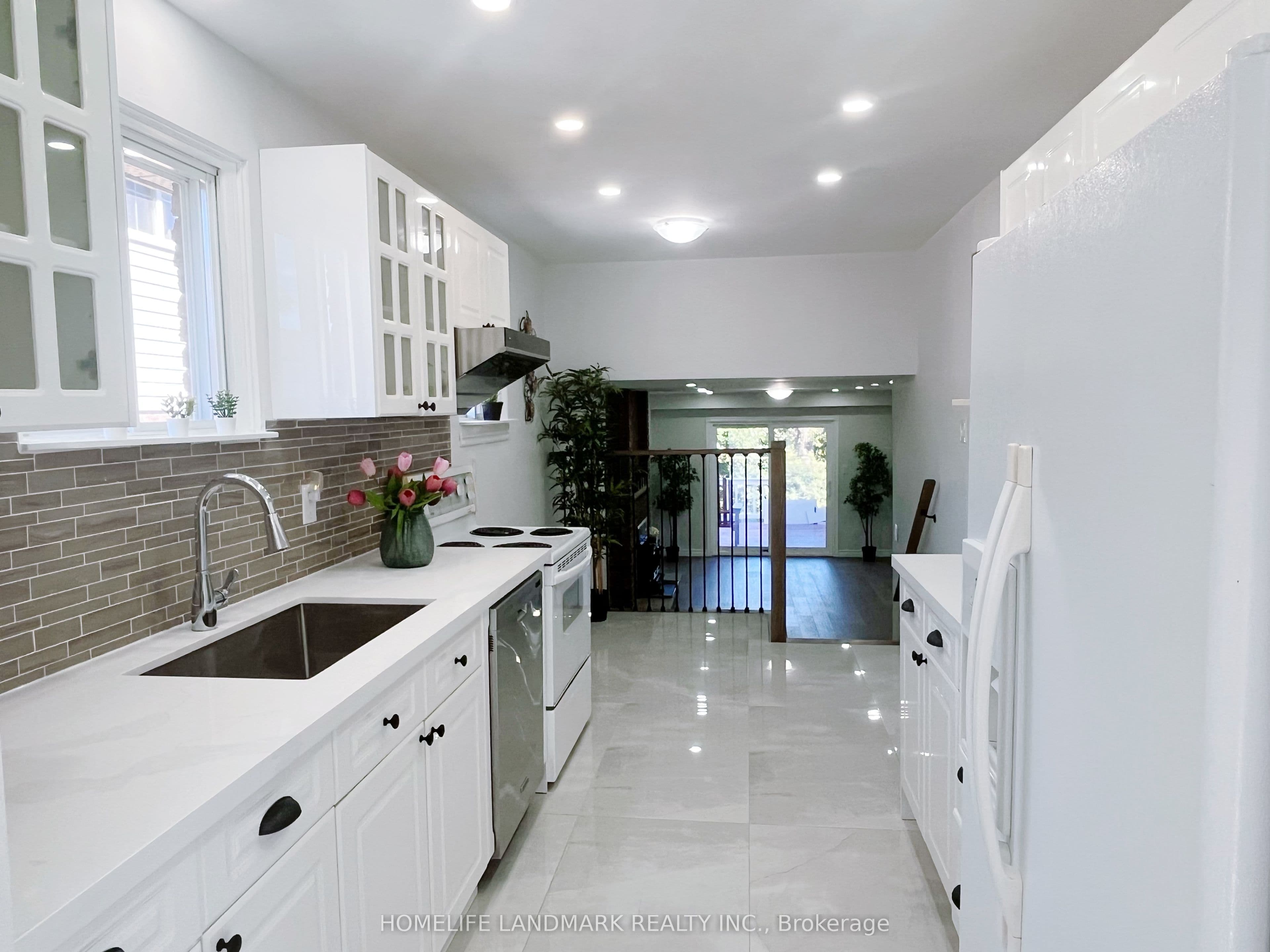 6 Snowhill Crescent, Toronto, ON M1S 3T5