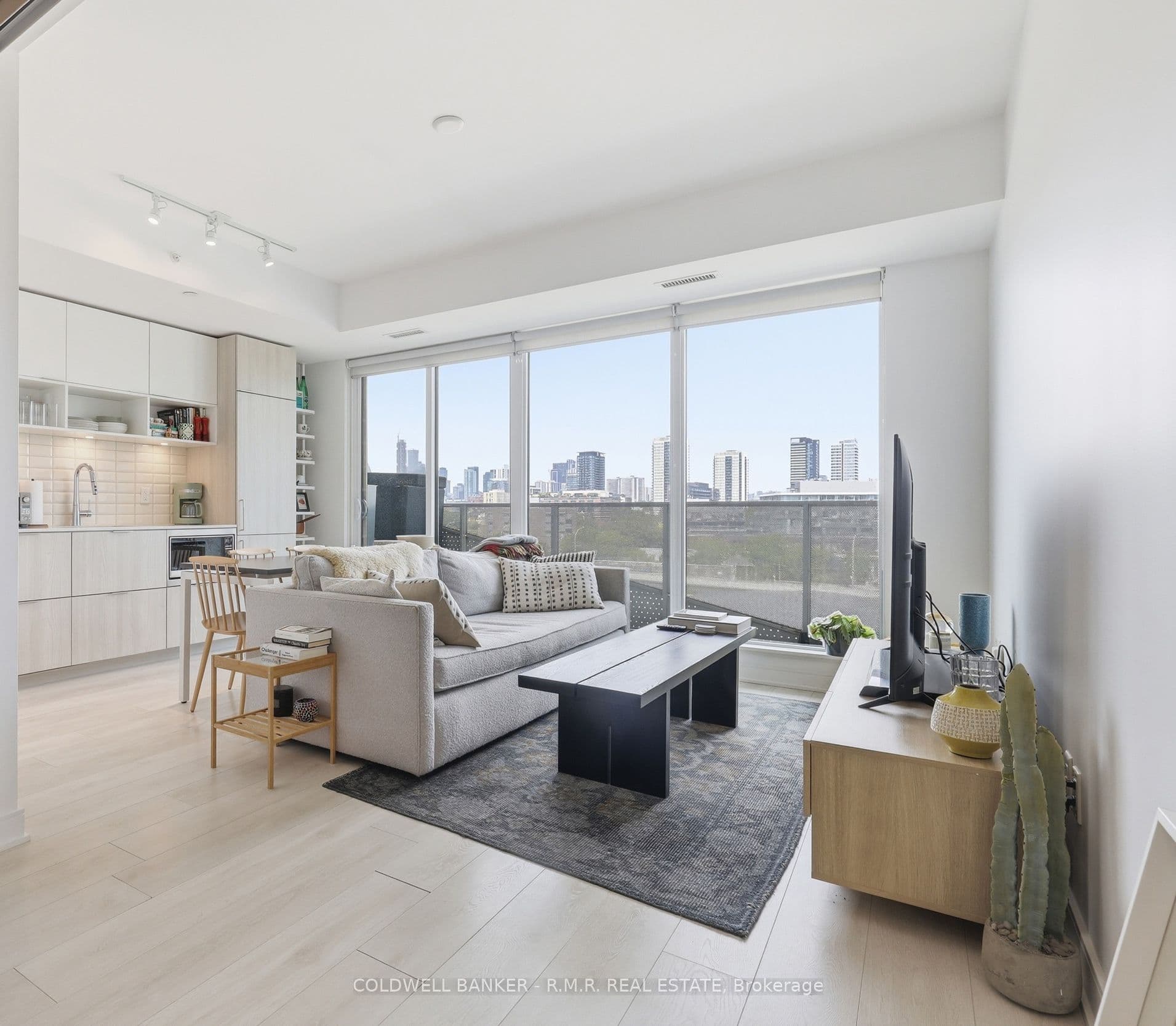 60 Tannery Road 815, Toronto, ON M5A 0S8