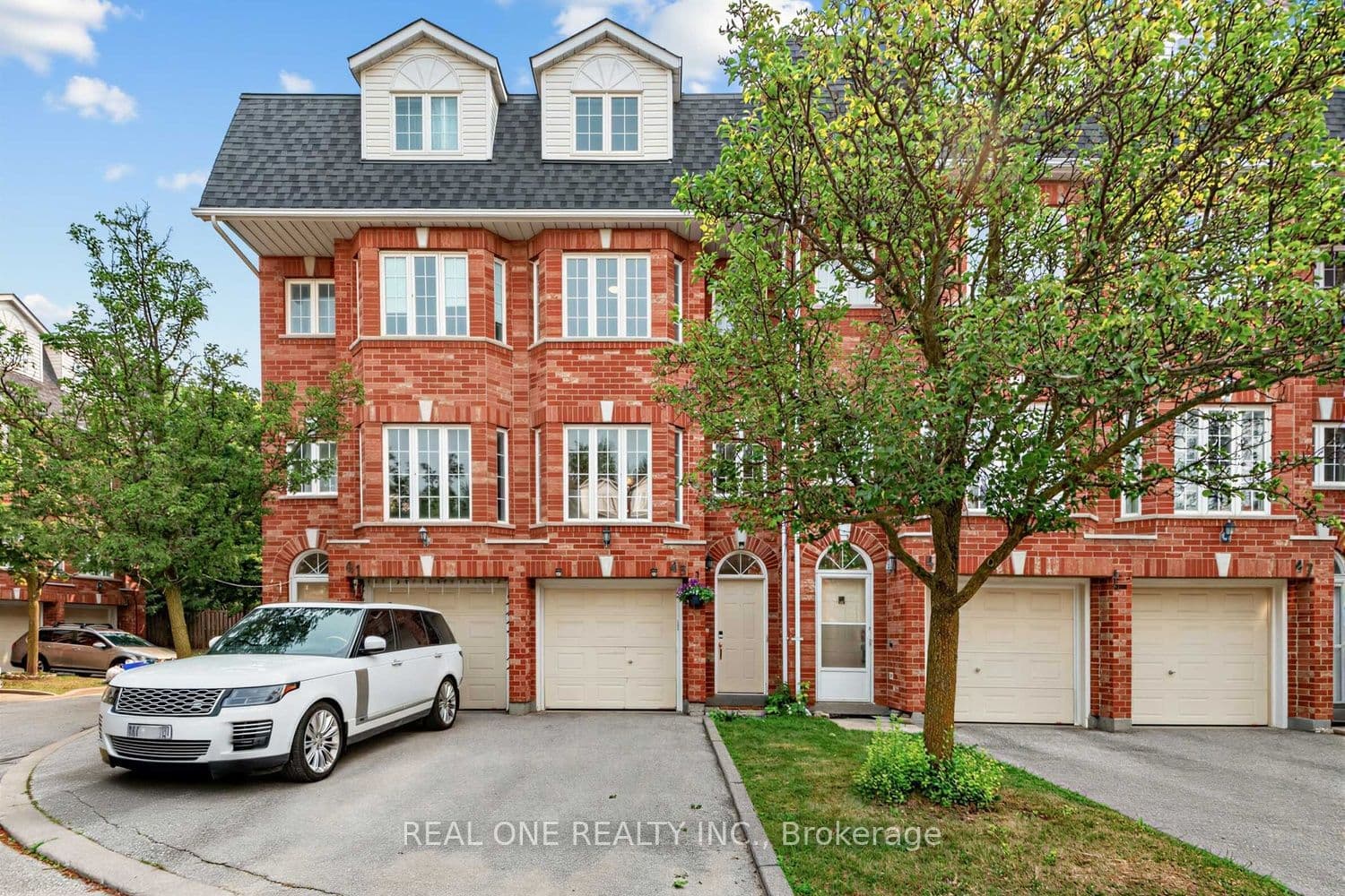 43 Bethune Way, Markham, ON L3S 4A5