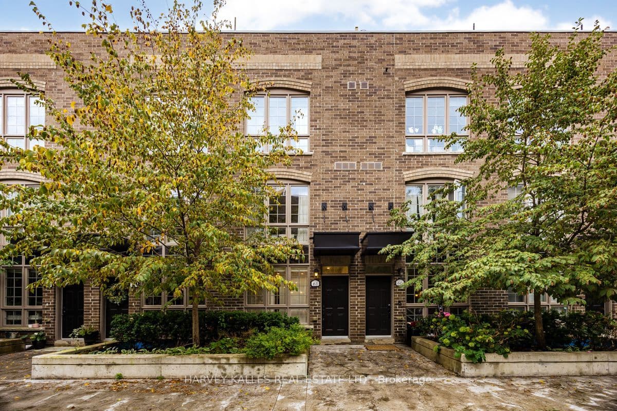 1 Elsie Lane 61, Toronto, ON M6P 0B8