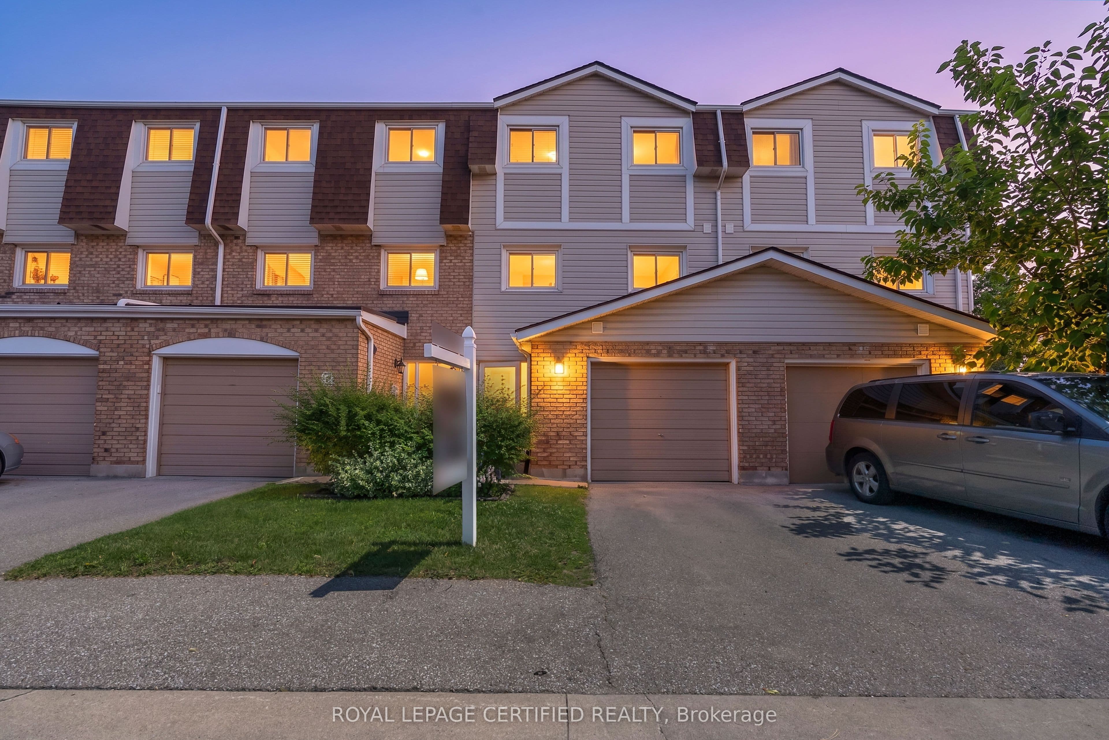 11 Harrisford Street 43, Hamilton, ON L8K 6L7