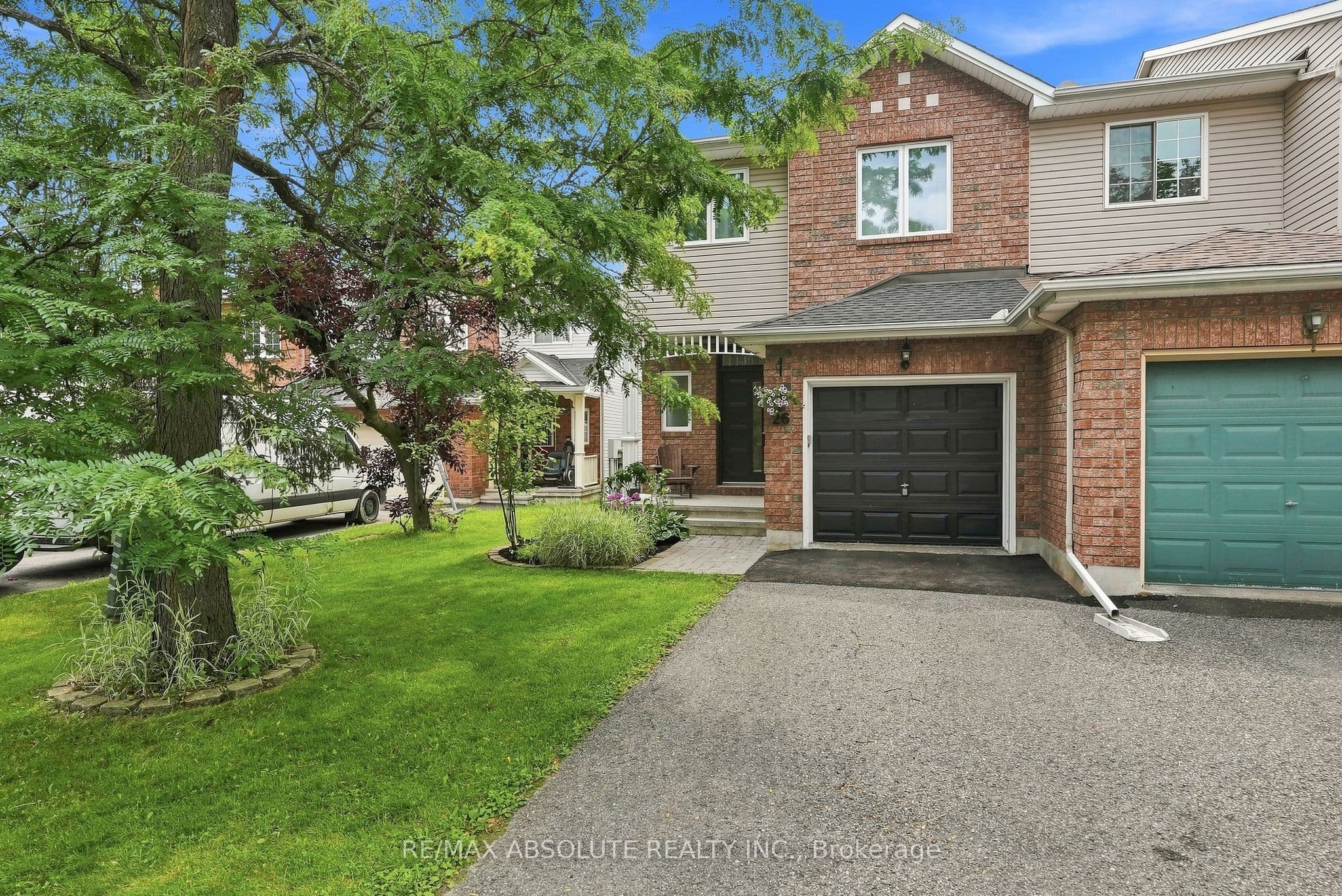26 Milner Downs Crescent, Kanata, ON K2M 2S3