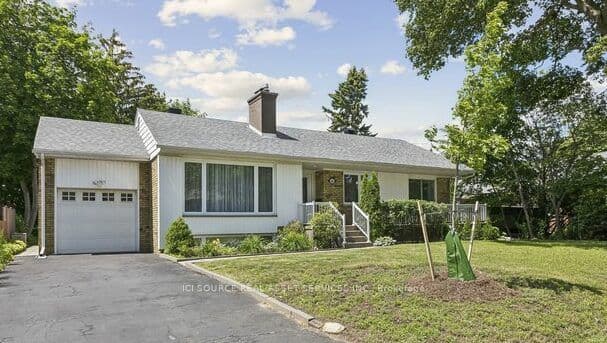 1603 Lincolnshire Boulevard, Mississauga, ON L5E 2S8